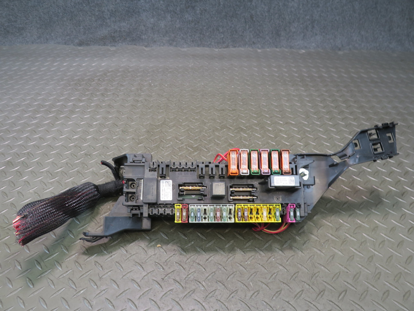 12-15 Mercedes W166 Ml-class Fuse Relay Junction Box Block 1665402350 OEM