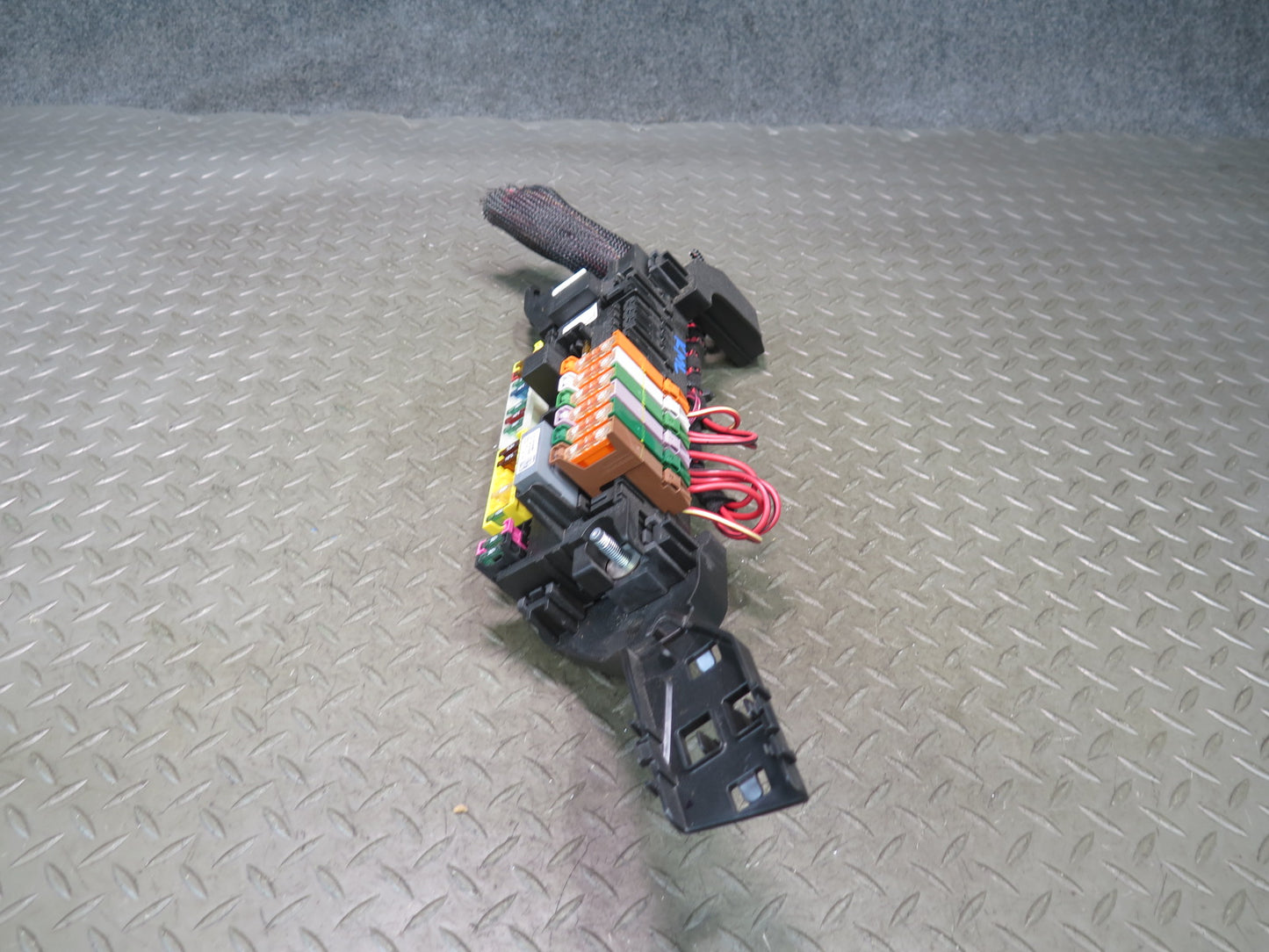 12-15 Mercedes W166 Ml-class Fuse Relay Junction Box Block 1665402350 OEM