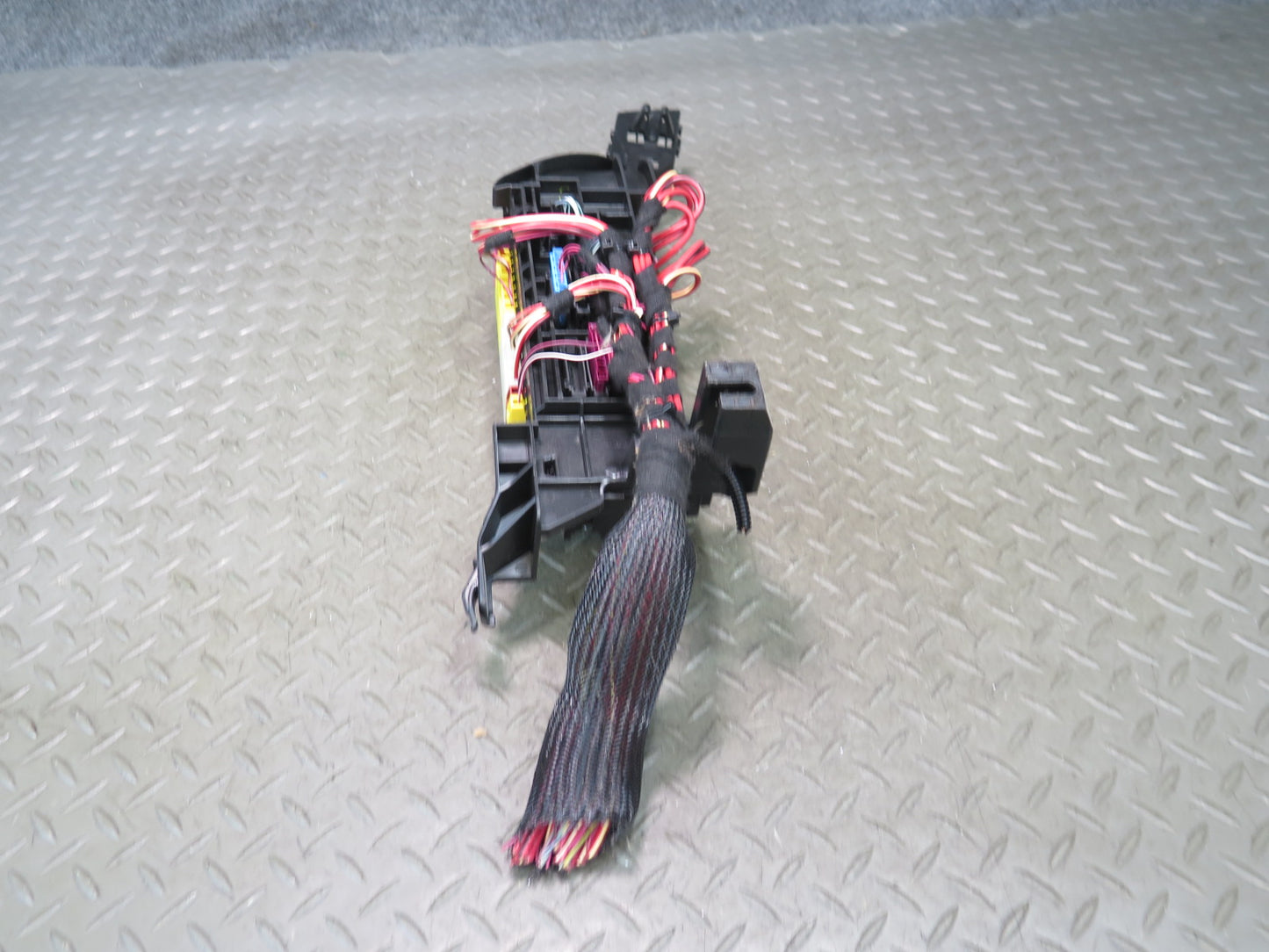 12-15 Mercedes W166 Ml-class Fuse Relay Junction Box Block 1665402350 OEM