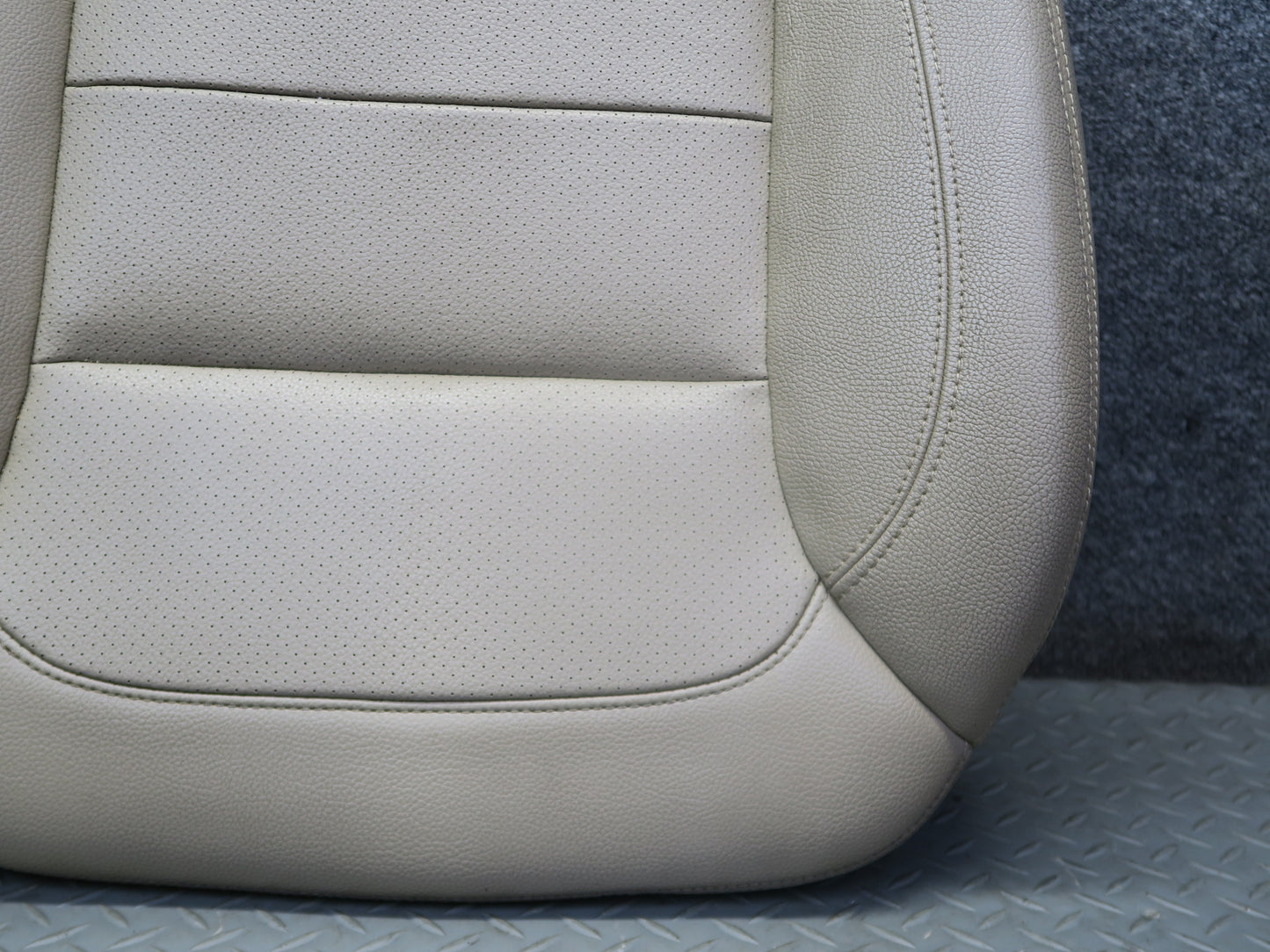 12-15 Mercedes W166 Ml-class Front Left Seat Lower Cushion Beige OEM