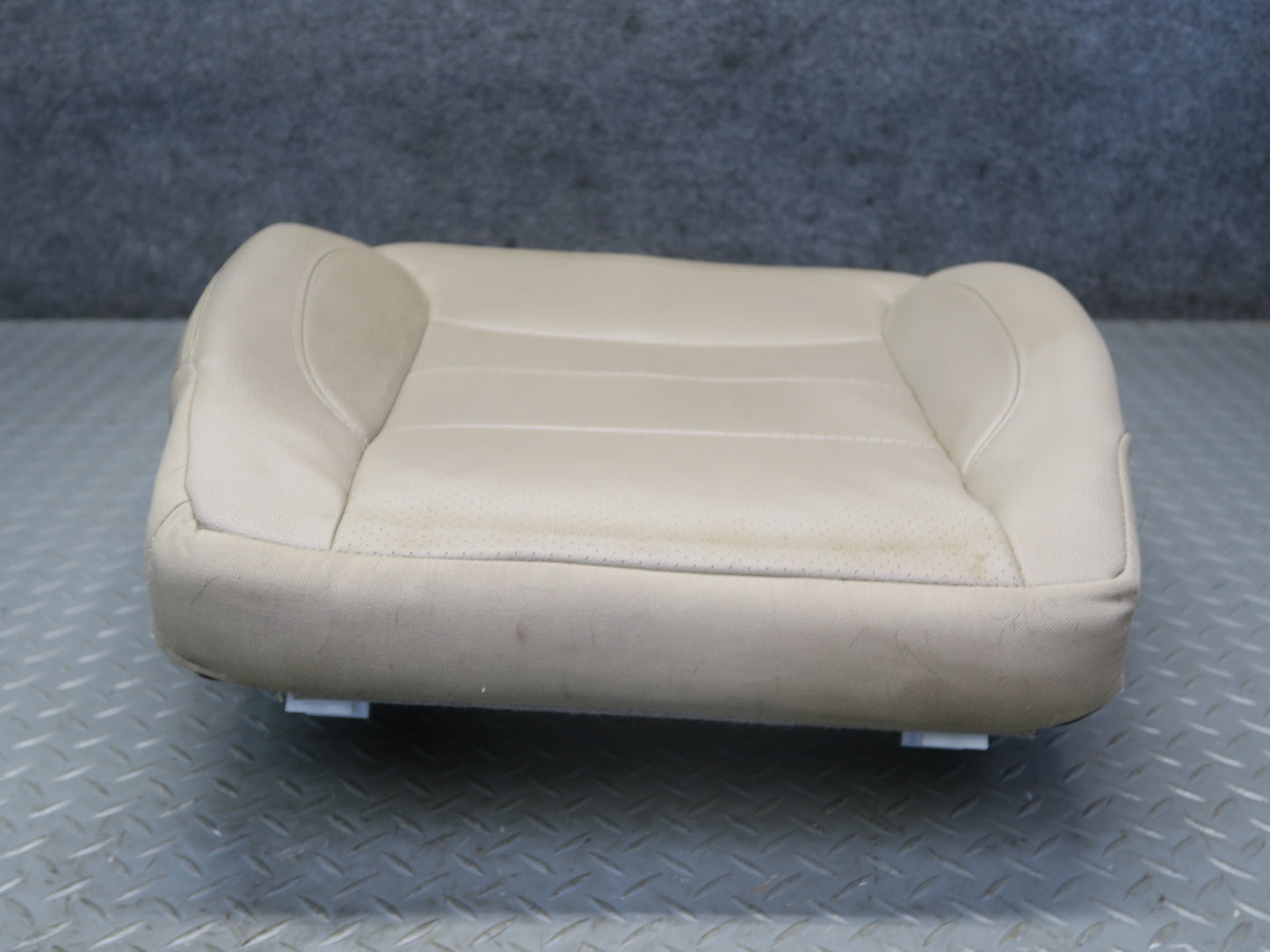 12-15 Mercedes W166 Ml-class Front Left Seat Lower Cushion Beige OEM