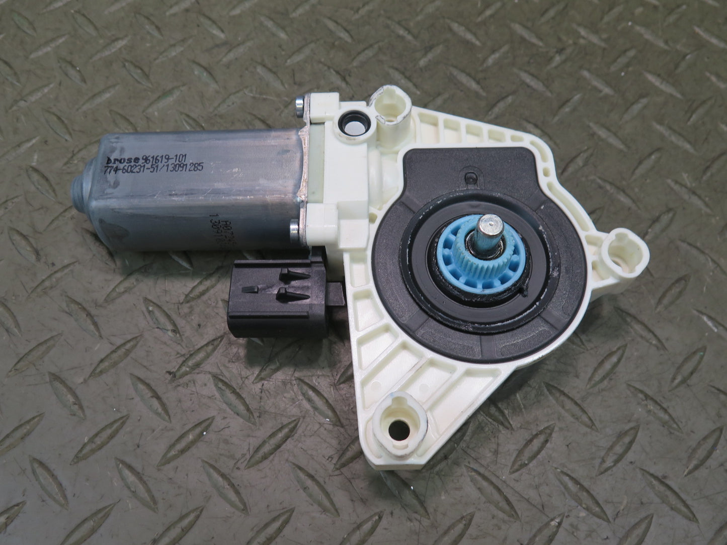 09-20 Nissan 370Z Z34 Front Left Door Window Regulator Motor OEM