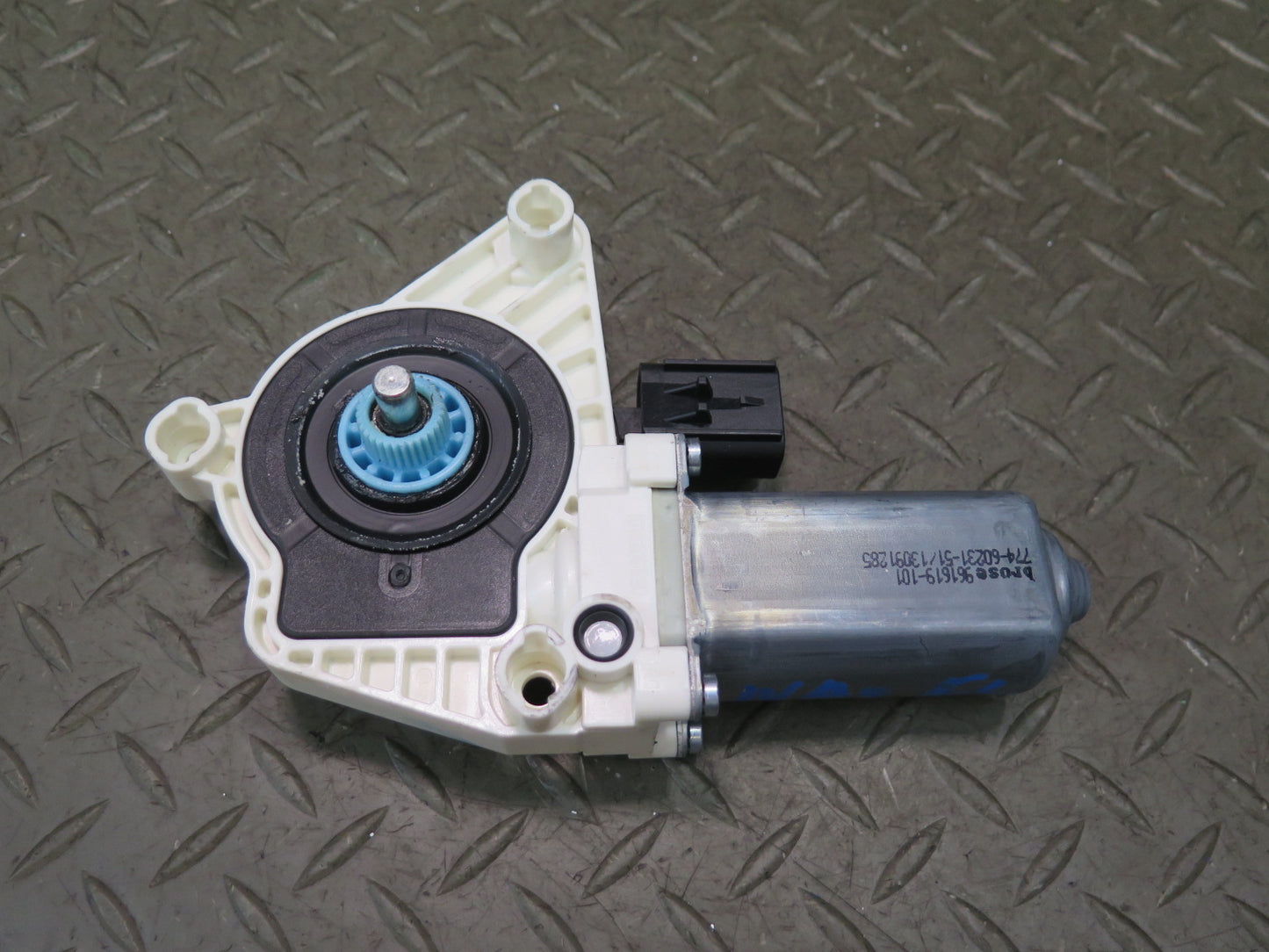 09-20 Nissan 370Z Z34 Front Left Door Window Regulator Motor OEM