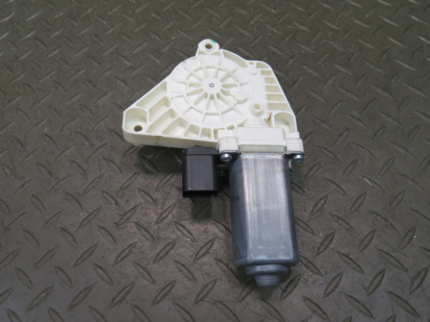 09-20 Nissan 370Z Z34 Front Left Door Window Regulator Motor OEM