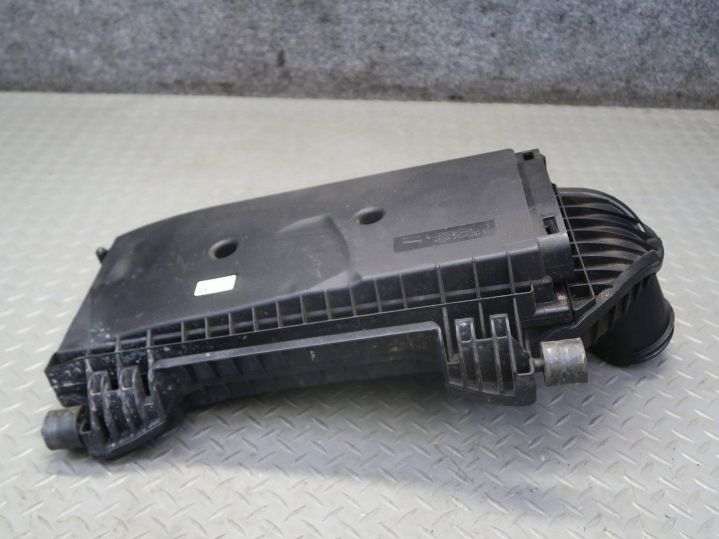 12-15 Mercedes W166 ML350 Air Intake Cleaner Filter Box w Air Duct OEM