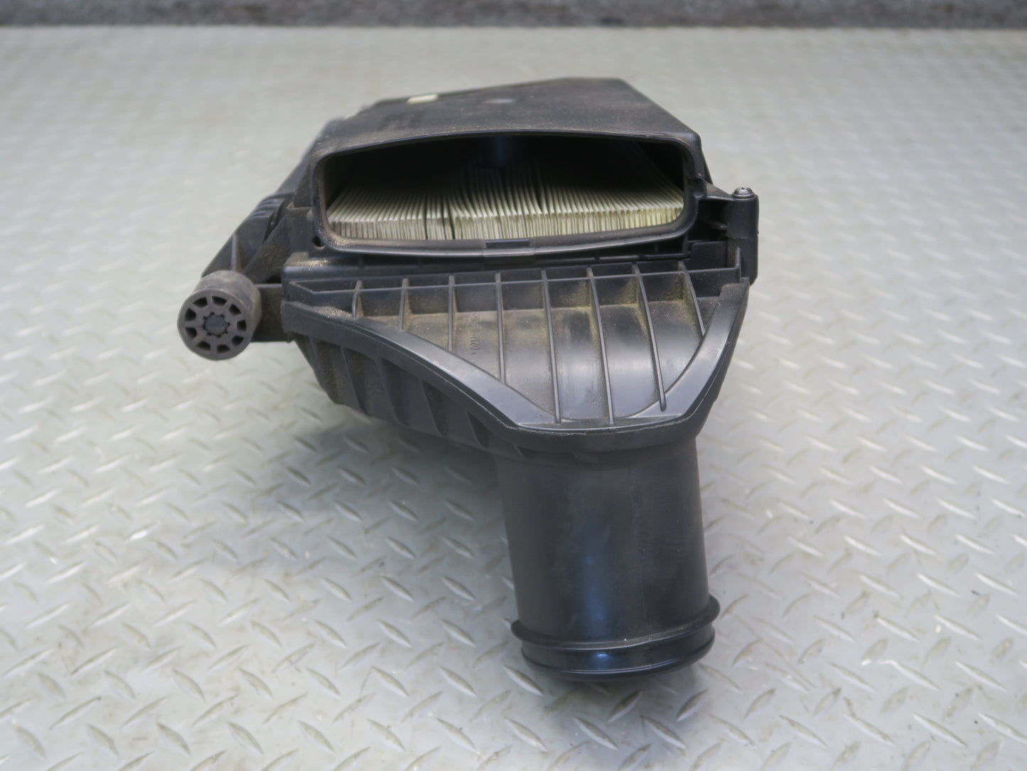 12-15 Mercedes W166 ML350 Air Intake Cleaner Filter Box w Air Duct OEM