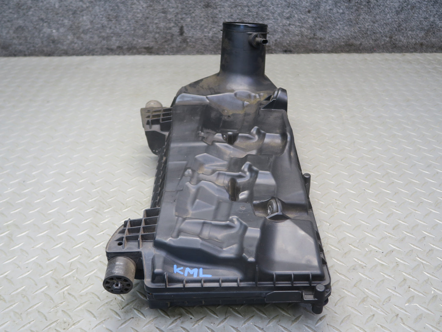 12-15 Mercedes W166 ML350 Air Intake Cleaner Filter Box w Air Duct OEM