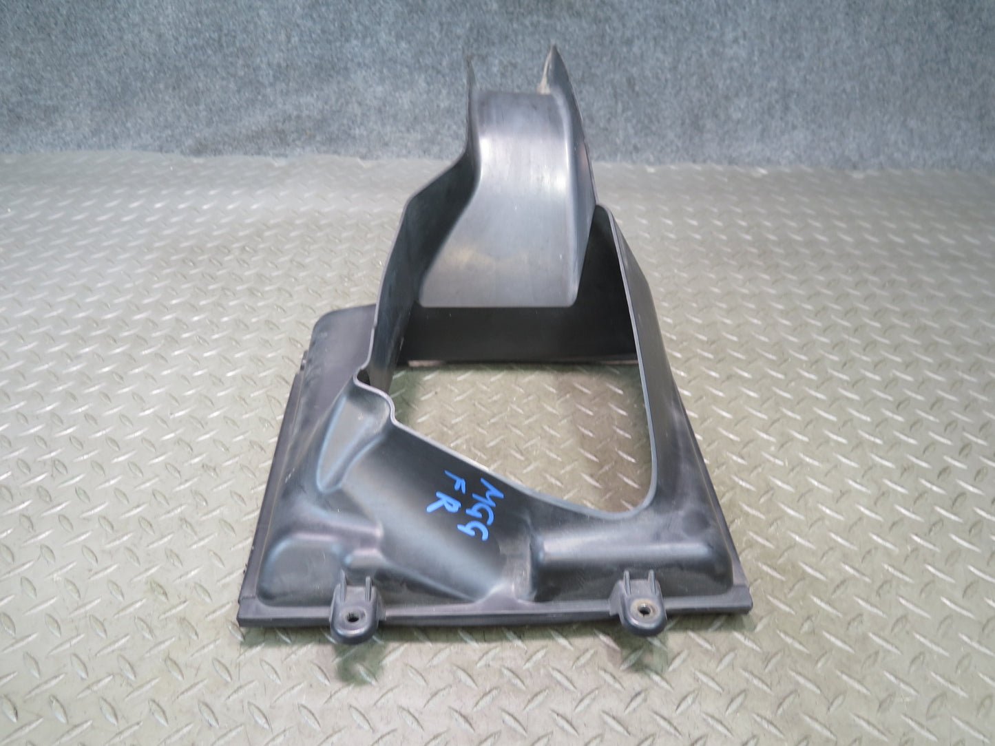 2014-2017 Maserati Ghibli M157 Front Right Intercooler Duct Shroud 670004139