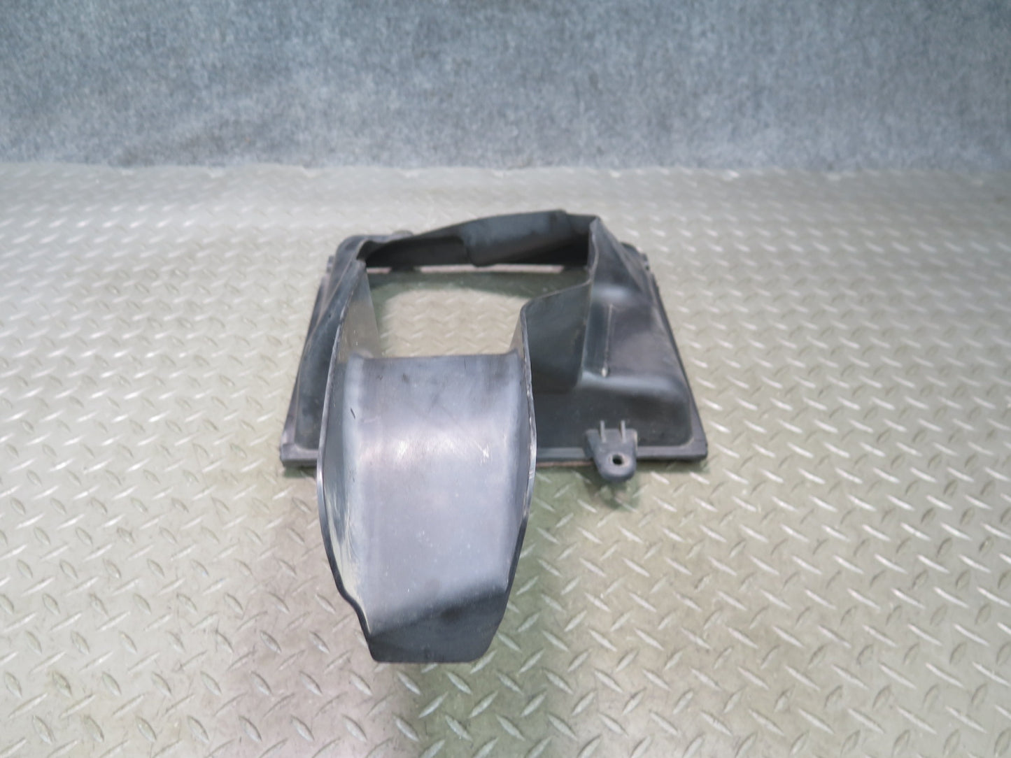 2014-2017 Maserati Ghibli M157 Front Right Intercooler Duct Shroud 670004139
