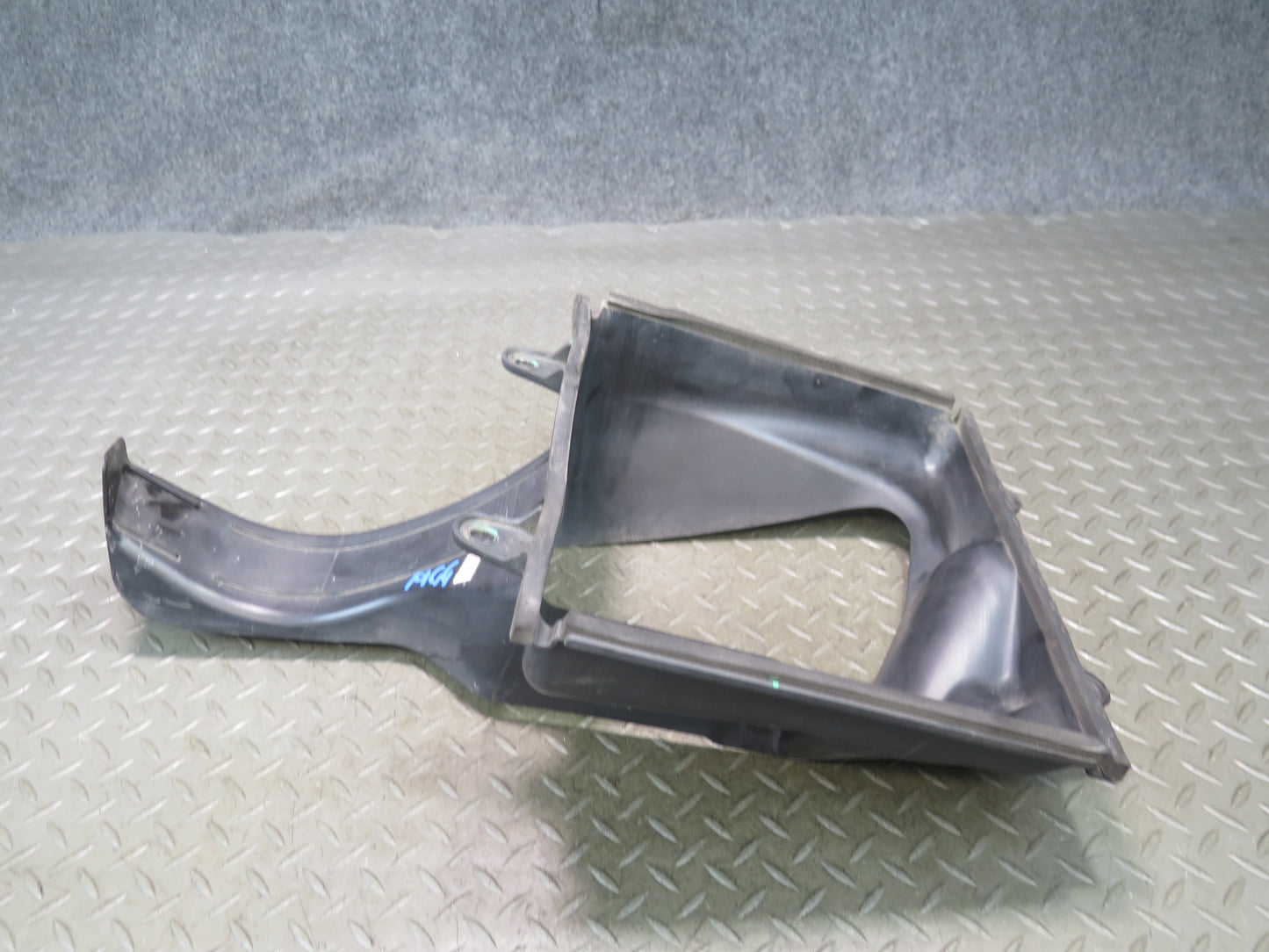2014-2017 Maserati Ghibli M157 Front Left Intercooler Duct Shroud 670004140