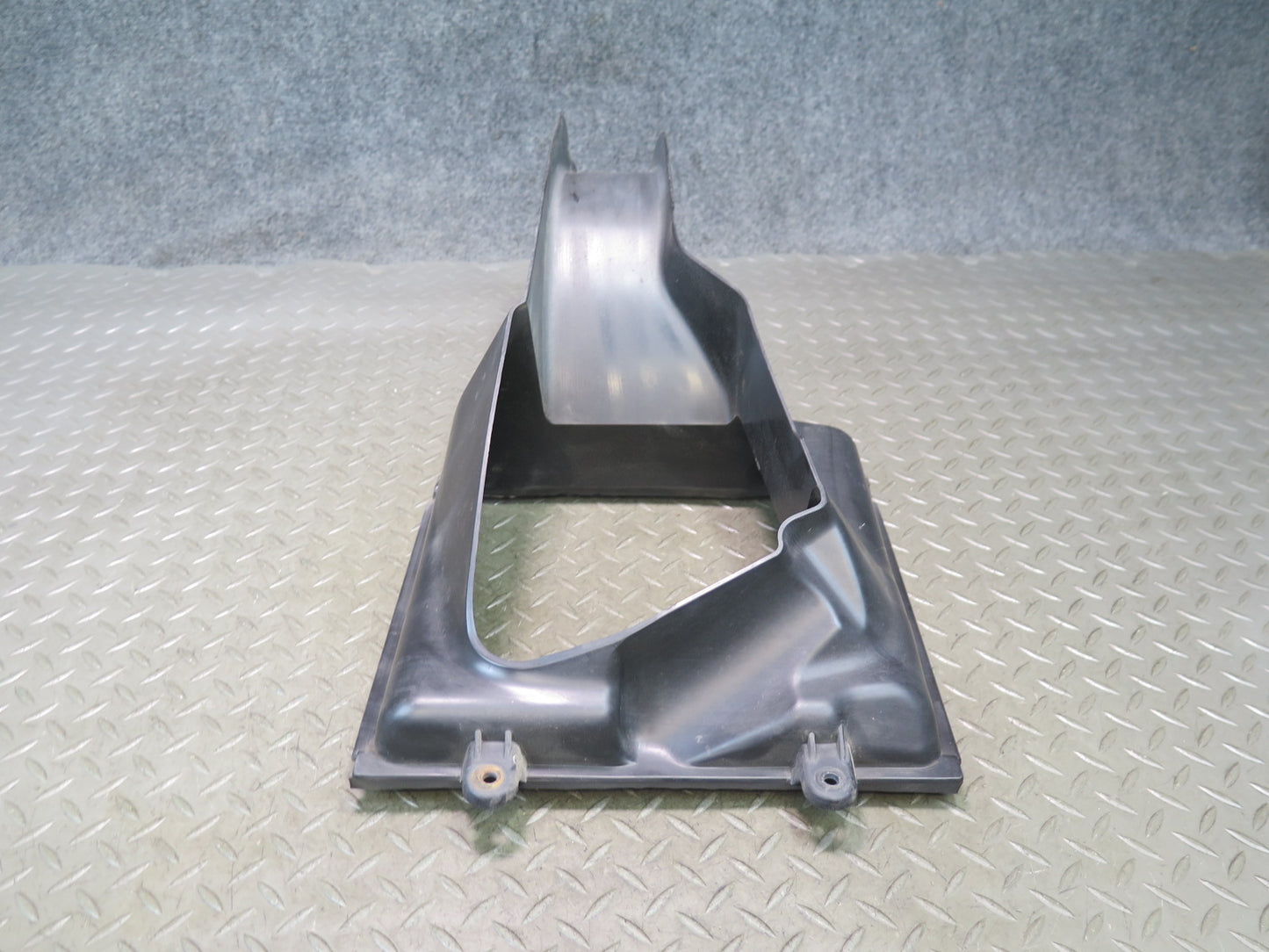 2014-2017 Maserati Ghibli M157 Front Left Intercooler Duct Shroud 670004140