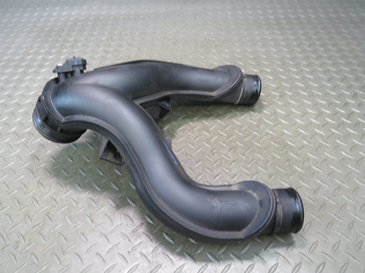 2014-2020 Maserati Ghibli M157 Air Intake Duct Tube Line w Sensor