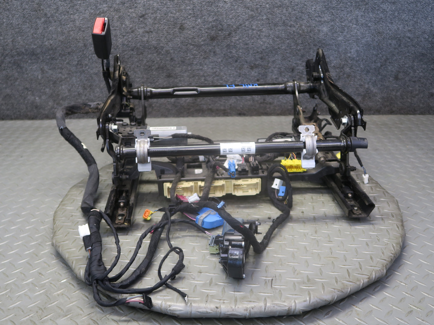 12-15 Mercedes W166 Ml-class Front Left Seat Lower Track Rail Frame w Motors OEM