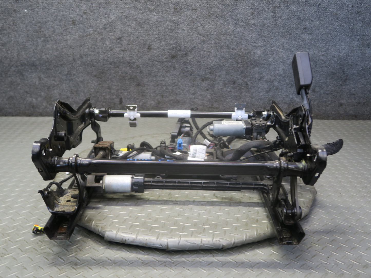 12-15 Mercedes W166 Ml-class Front Left Seat Lower Track Rail Frame w Motors OEM
