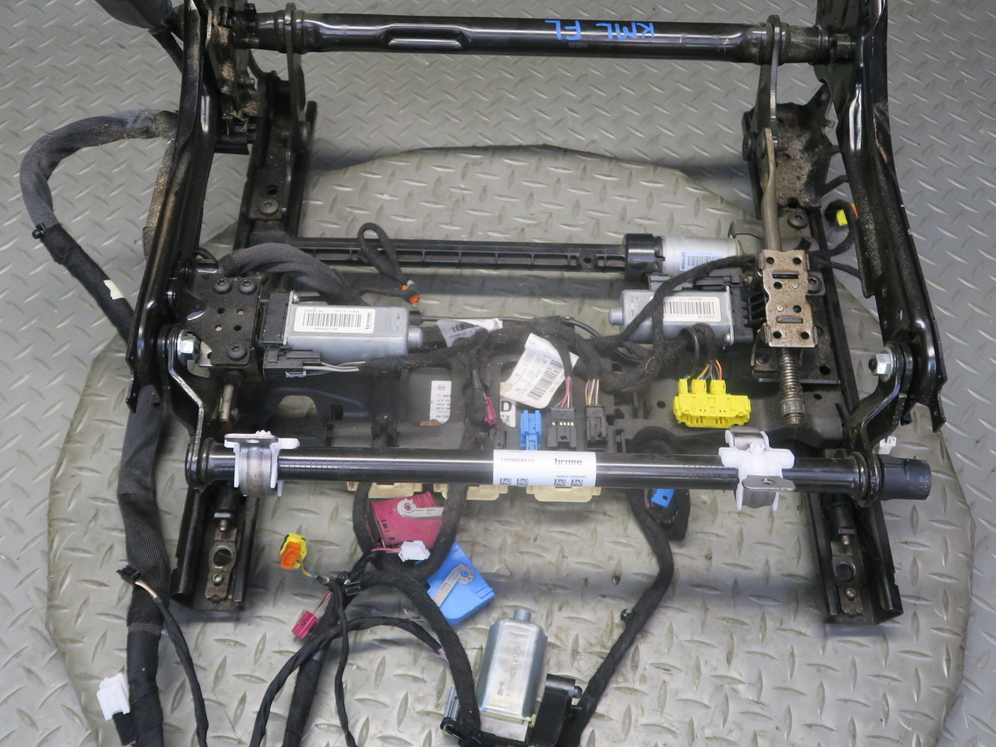 12-15 Mercedes W166 Ml-class Front Left Seat Lower Track Rail Frame w Motors OEM