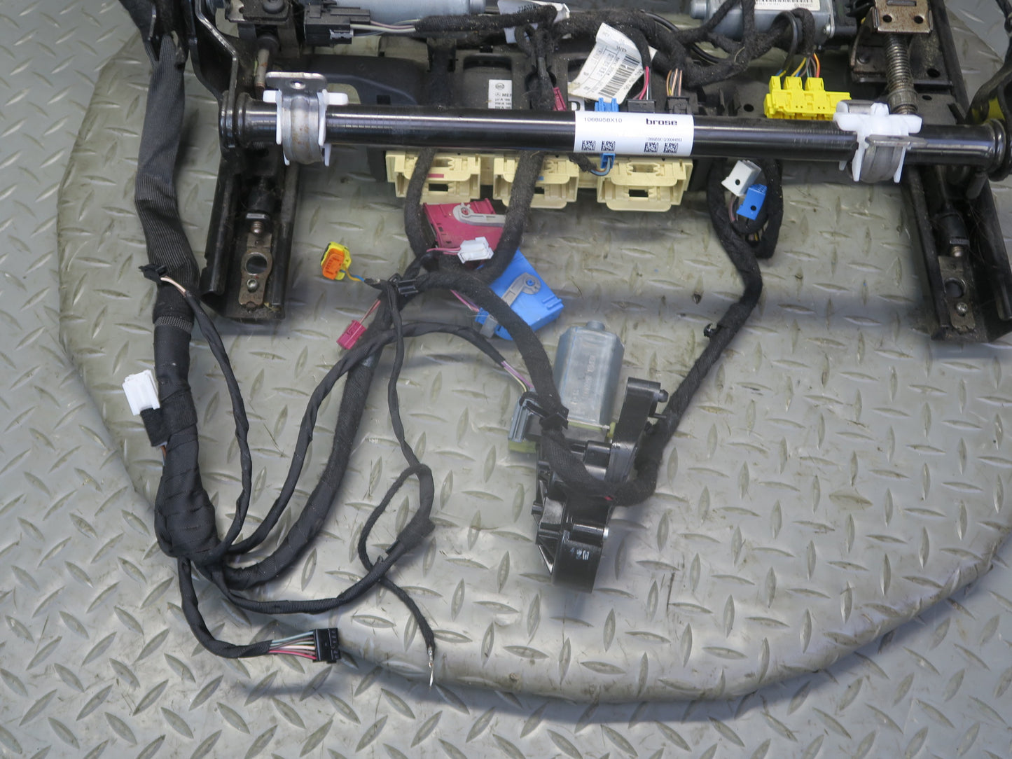 12-15 Mercedes W166 Ml-class Front Left Seat Lower Track Rail Frame w Motors OEM