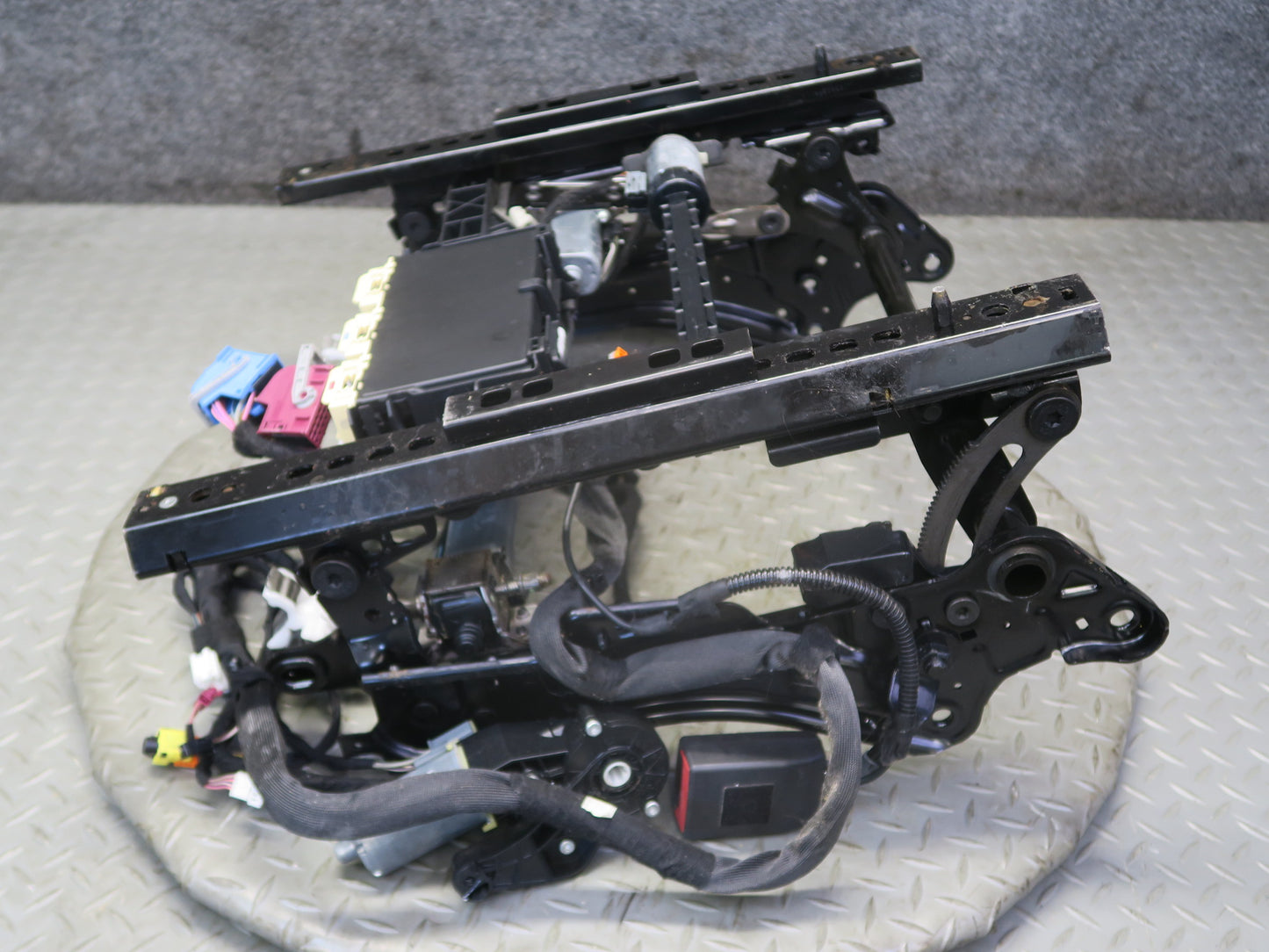 12-15 Mercedes W166 Ml-class Front Left Seat Lower Track Rail Frame w Motors OEM