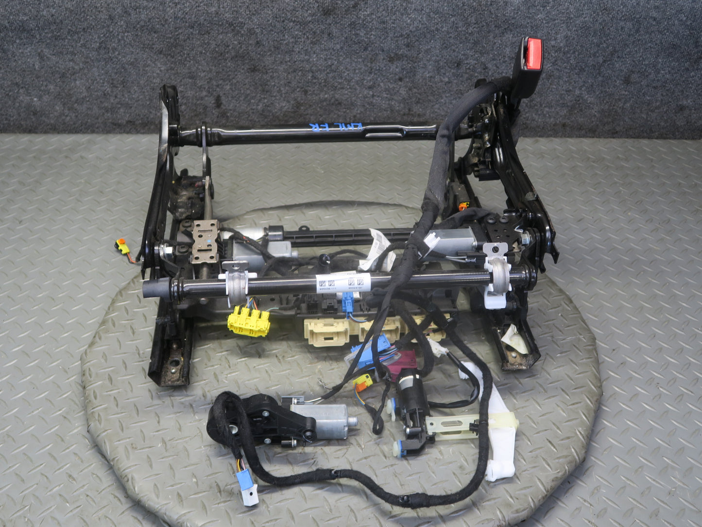 12-15 Mercedes W166 ML Front Right Seat Lower Track Rail Frame w Motors OEM