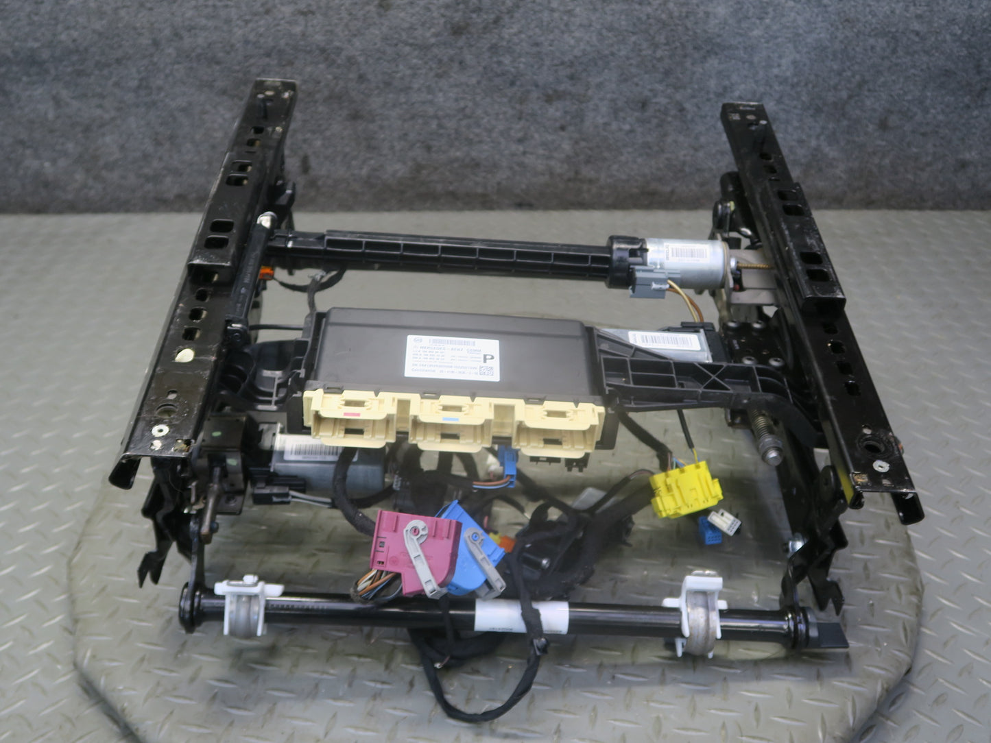 12-15 Mercedes W166 ML Front Right Seat Lower Track Rail Frame w Motors OEM