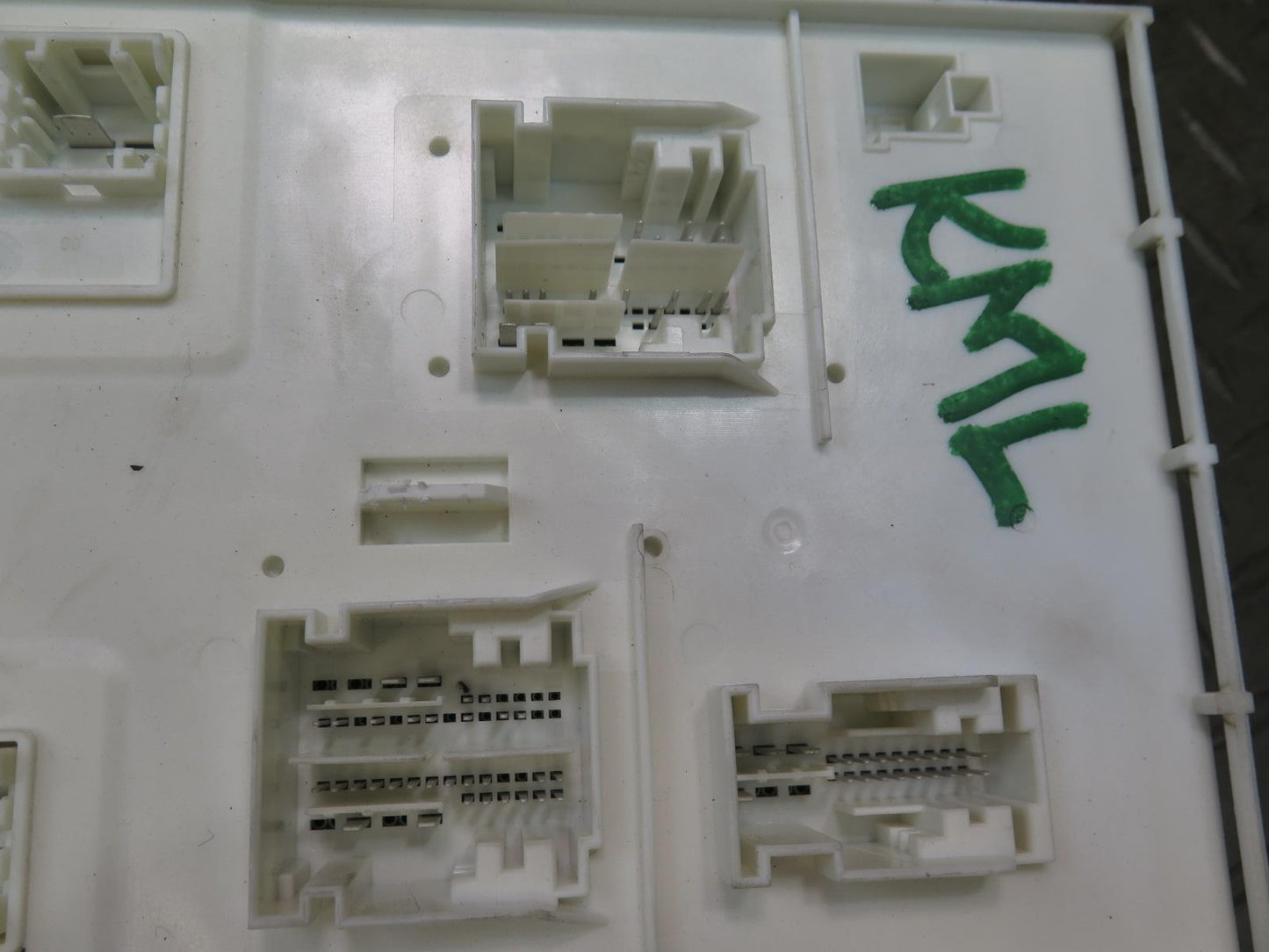 12-15 Mercedes W166 ML Front Signal Acquisition Control Module 1669001814 OEM