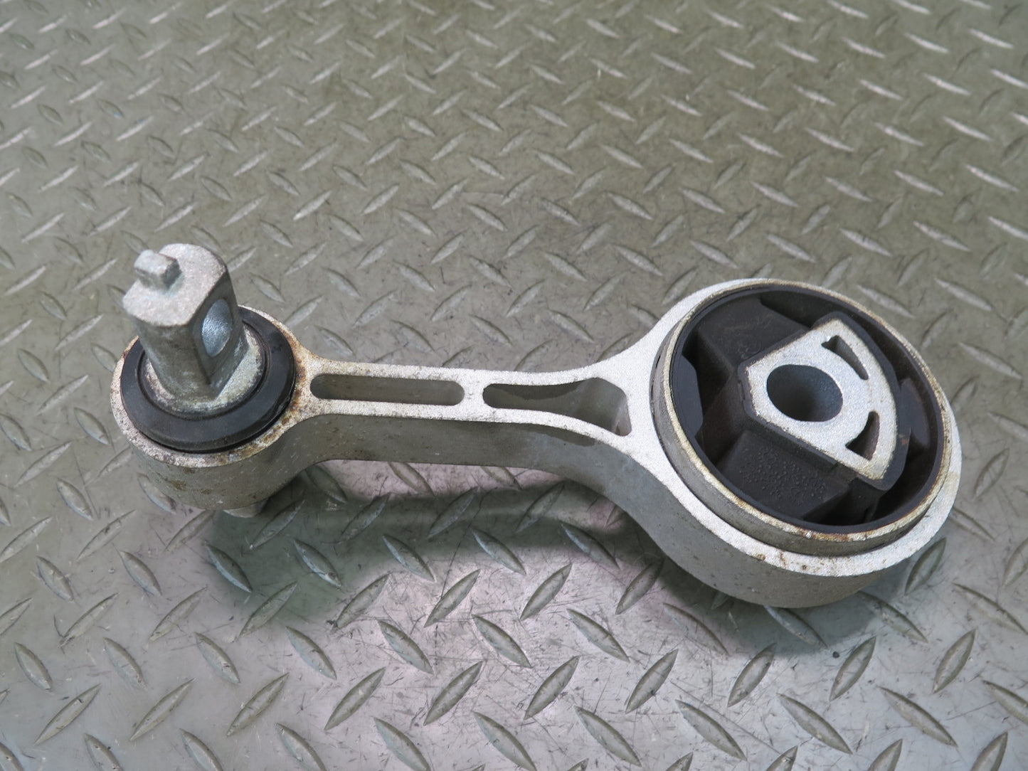 2014-2020 Maserati Ghibli M157 Engine Motor Mount Rod Link 6700036300