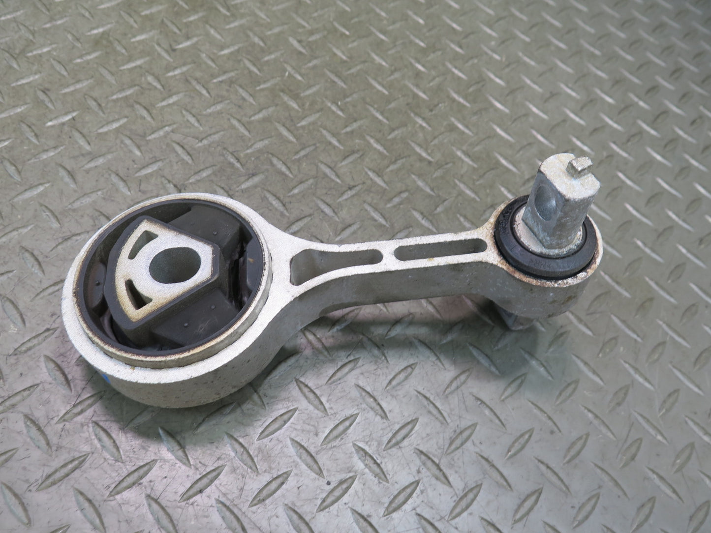 2014-2020 Maserati Ghibli M157 Engine Motor Mount Rod Link 6700036300