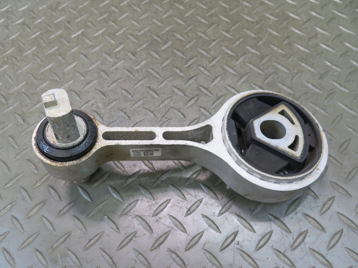2014-2020 Maserati Ghibli M157 Engine Motor Mount Rod Link 6700036300