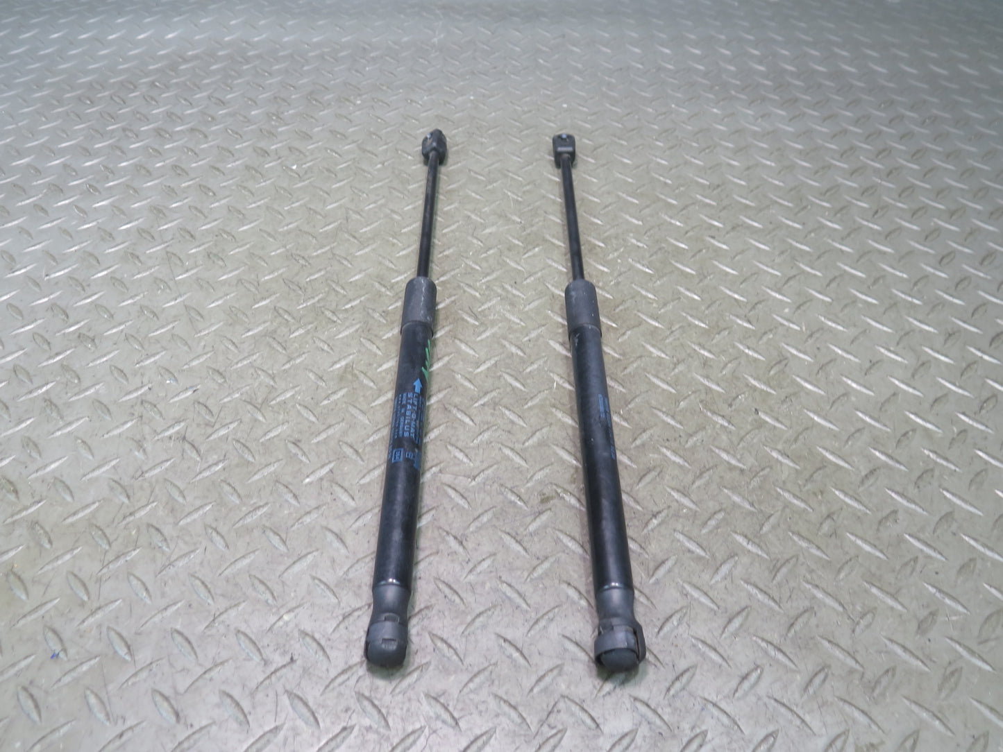2014-2020 Maserati Ghibli M157 Front Right Left Side Hood Bonnet Shock Strut Set