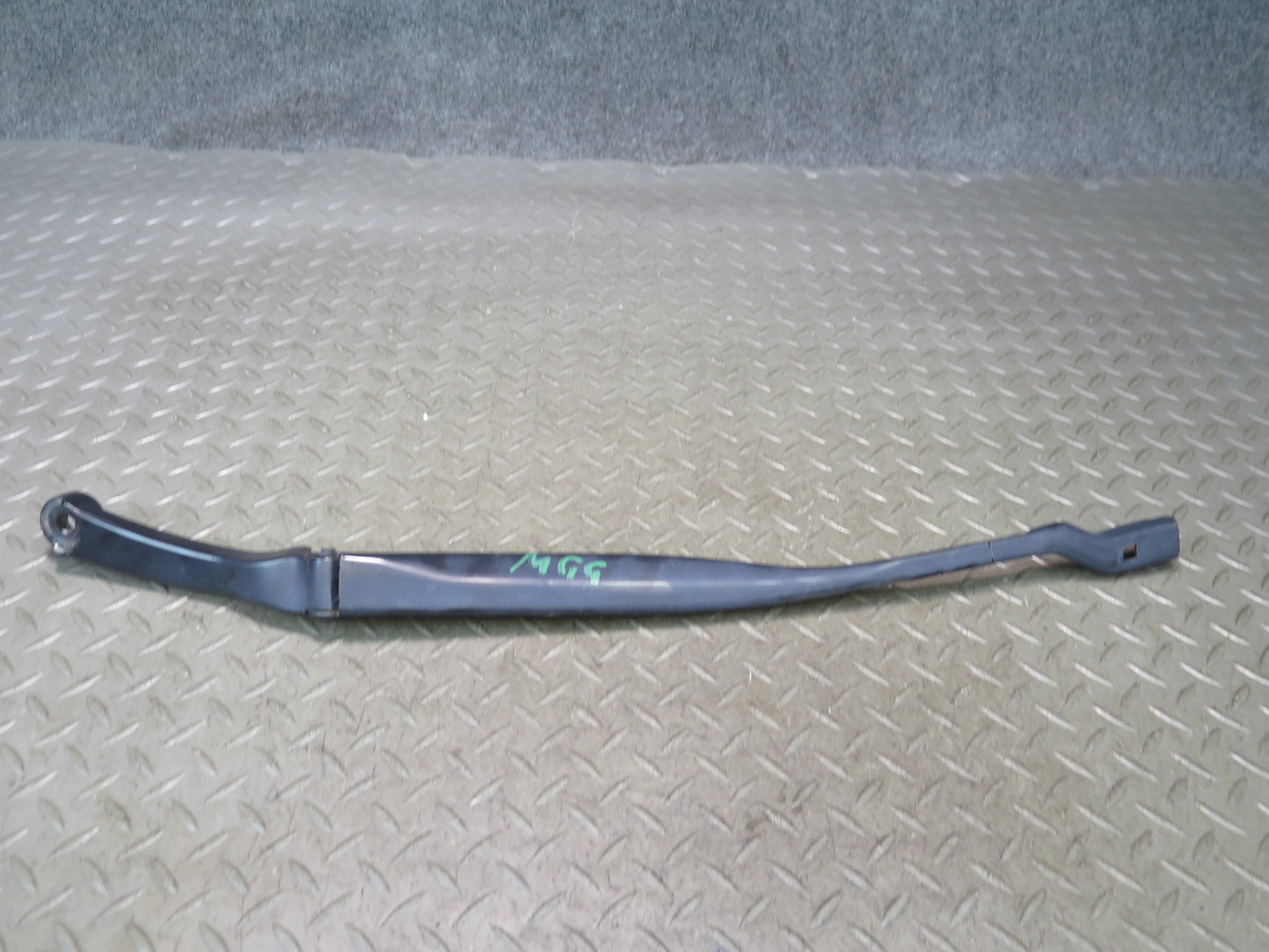 2014-2020 Maserati Ghibli M157 Front Right & Left Side Windshield Wiper Arm Set