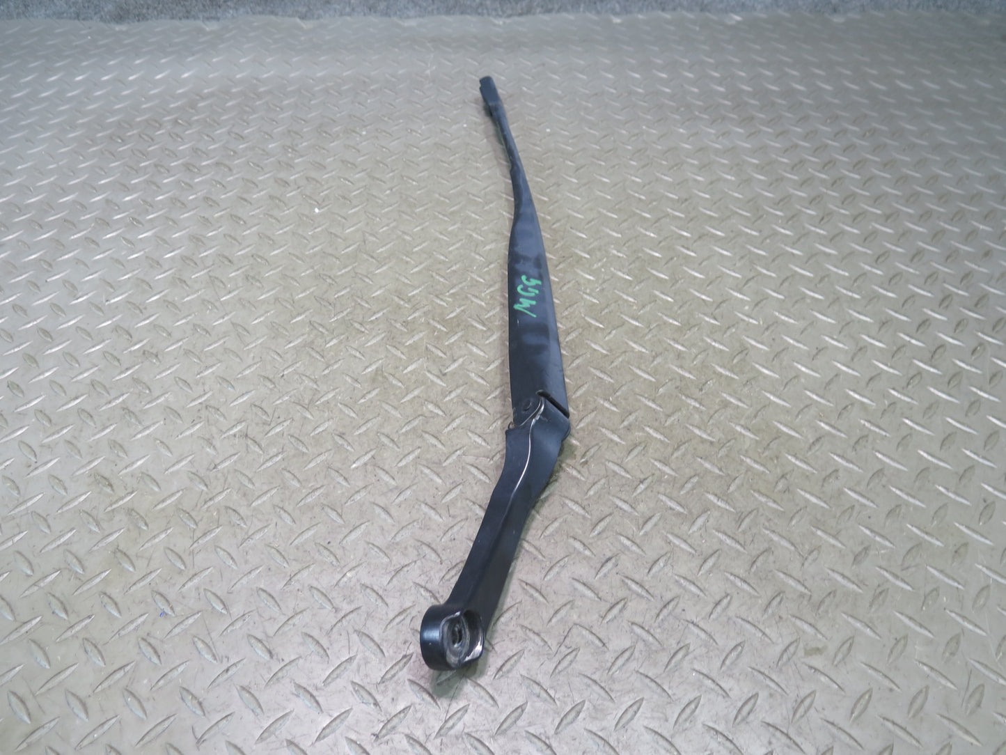 2014-2020 Maserati Ghibli M157 Front Right & Left Side Windshield Wiper Arm Set