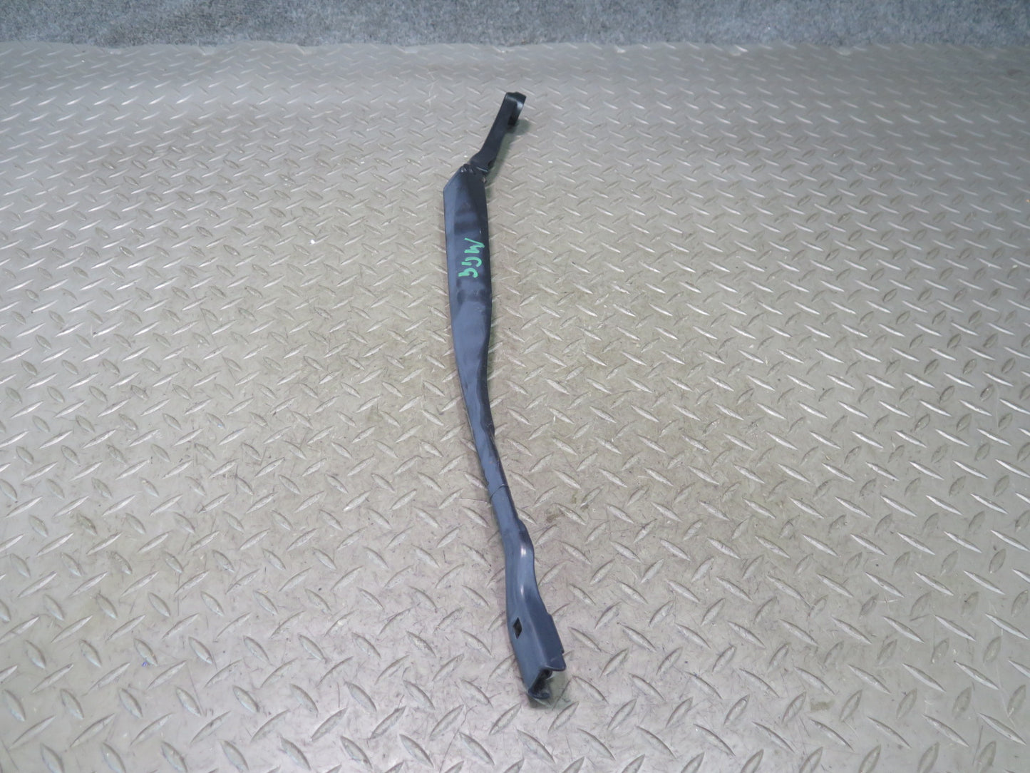 2014-2020 Maserati Ghibli M157 Front Right & Left Side Windshield Wiper Arm Set