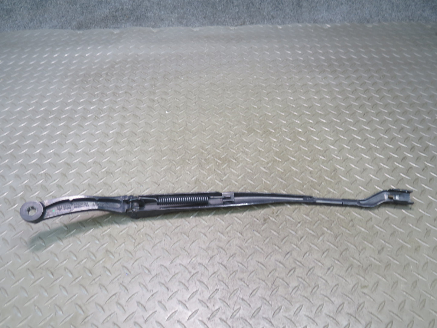 2014-2020 Maserati Ghibli M157 Front Right & Left Side Windshield Wiper Arm Set