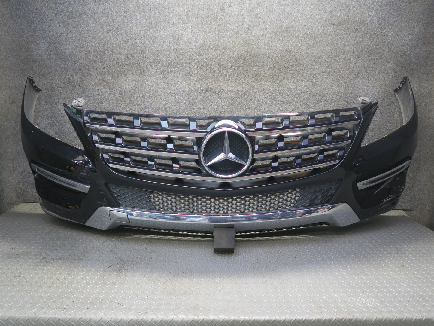 12-15 Mercedes W166 ML350 Front Bumper Cover Black w Grille & Fog Light Assy OEM