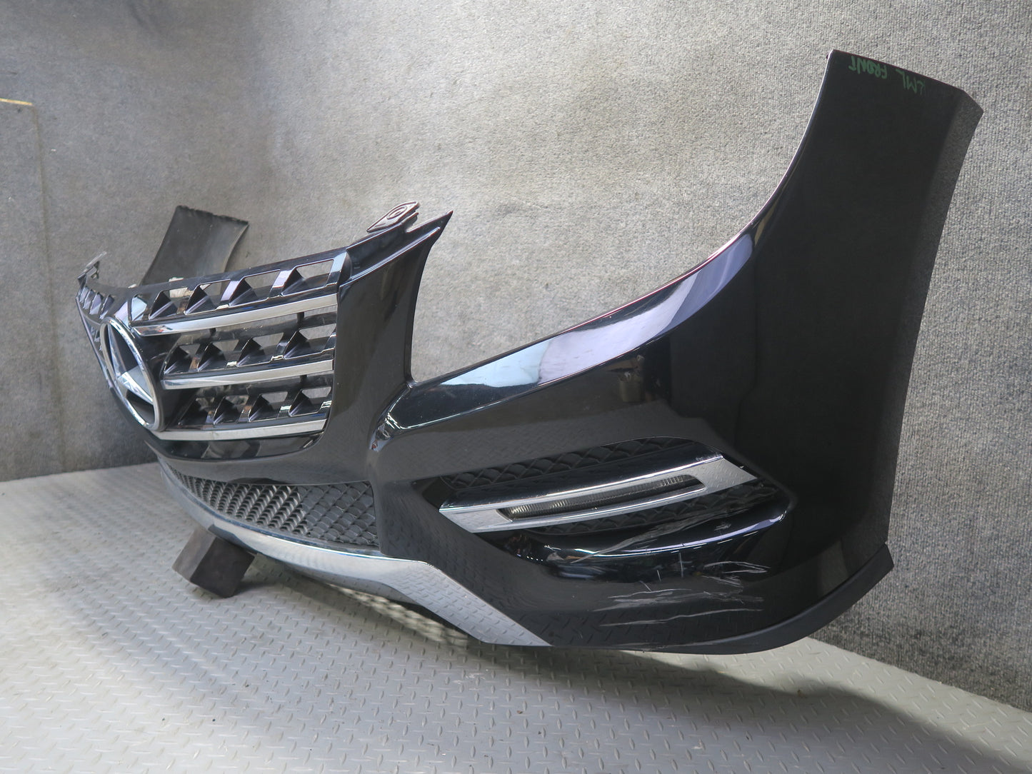 12-15 Mercedes W166 ML350 Front Bumper Cover Black w Grille & Fog Light Assy OEM