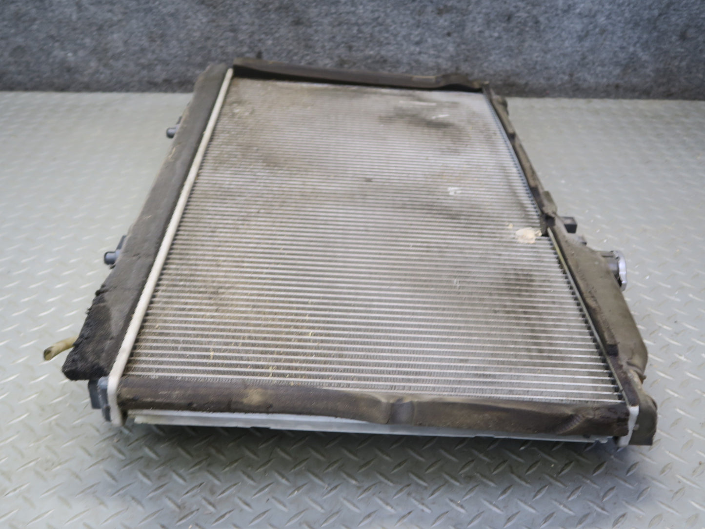 02-10 Lexus UZZ40L SC430 Engine Coolant Radiator w Cap OEM