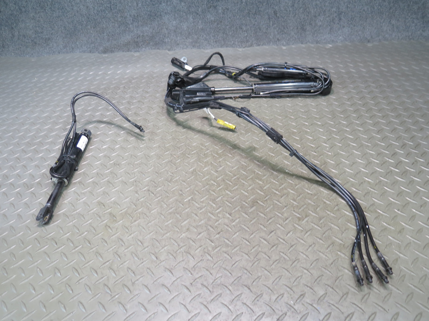 10-17 Audi A5 S5 RS5 Conv Set of 3 Left TOP Roof Hydraulic Cylinder w Hose OEM
