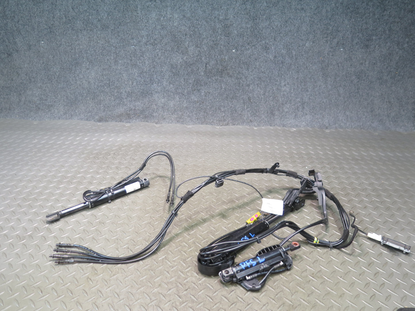 10-17 Audi A5 S5 RS5 Conv Set of 3 Left TOP Roof Hydraulic Cylinder w Hose OEM