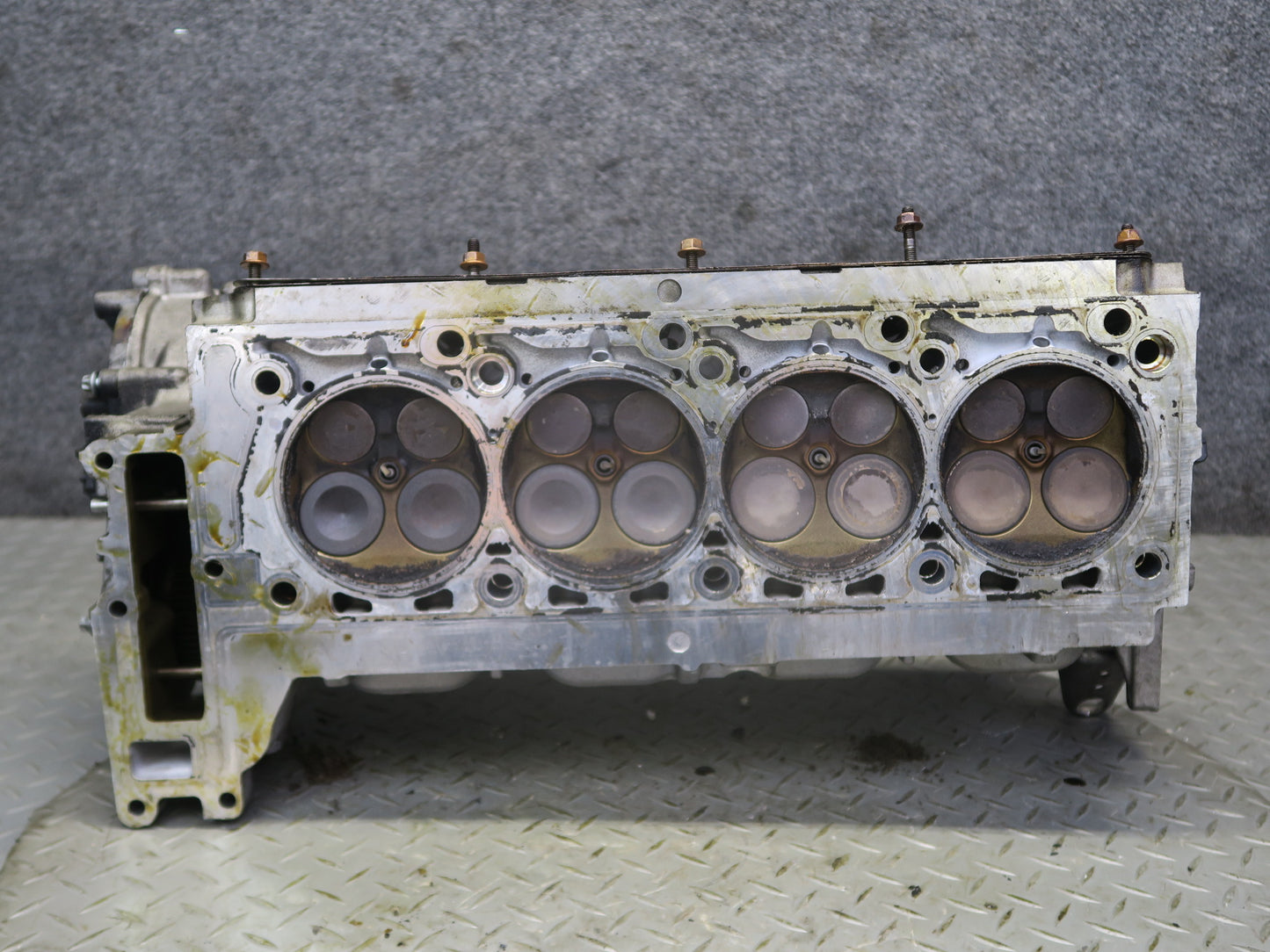07-12 Mercedes R230 SL550 M273 273.965 Engine Left Cylinder Head 112K Miles OEM
