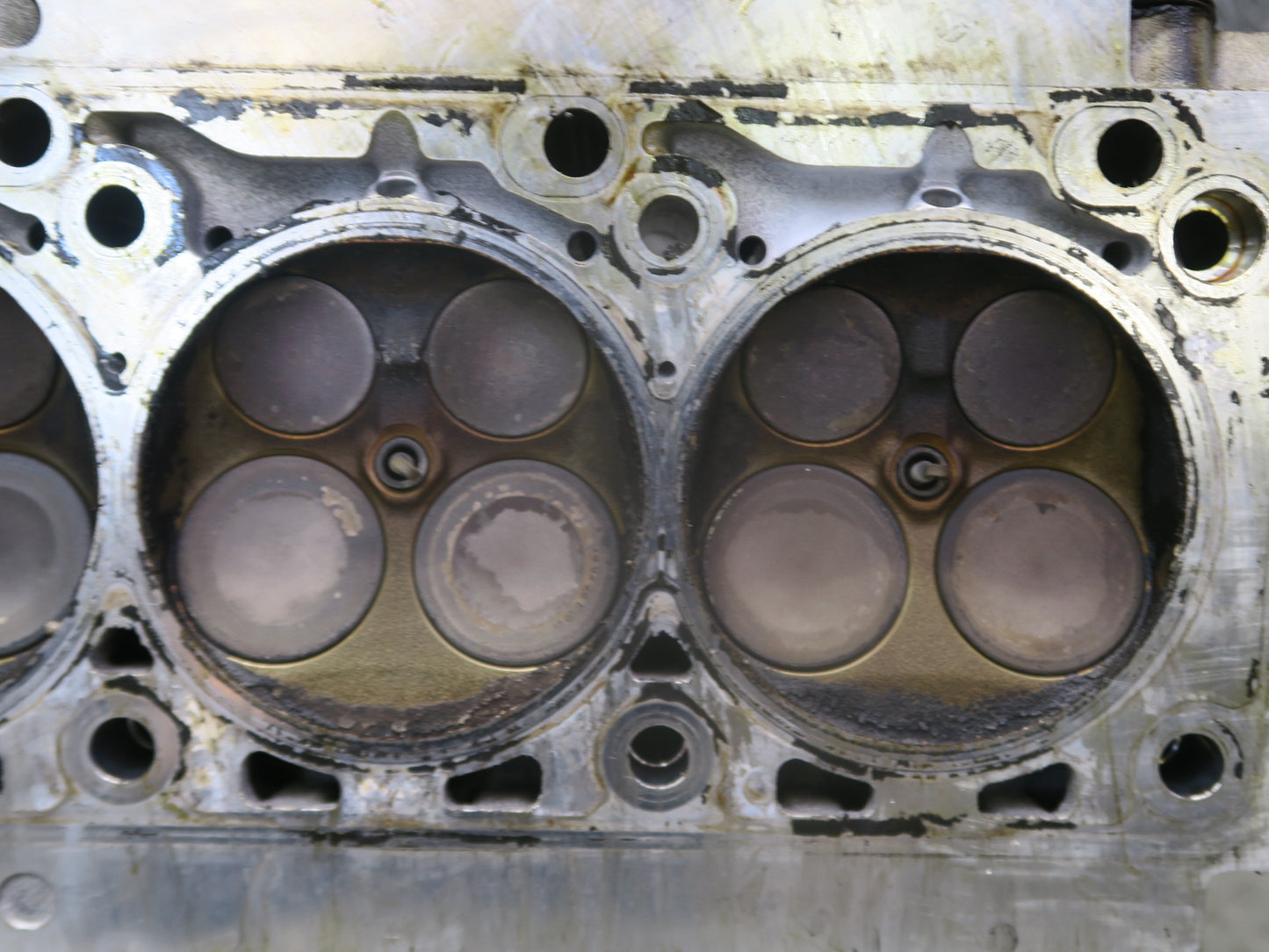 07-12 Mercedes R230 SL550 M273 273.965 Engine Left Cylinder Head 112K Miles OEM