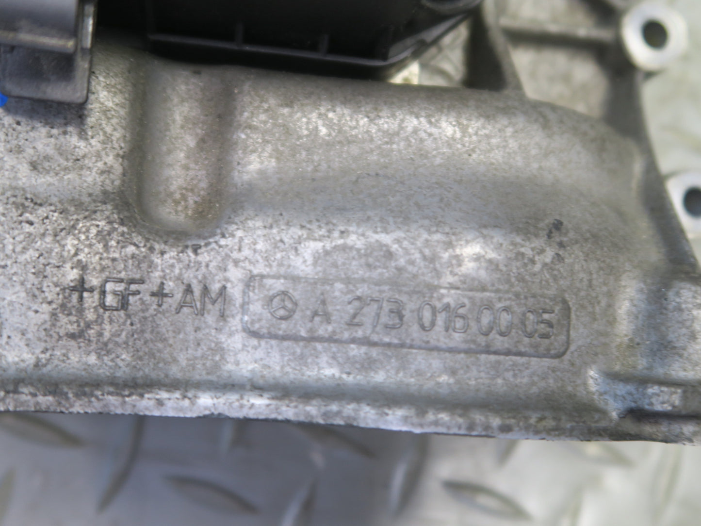 07-12 Mercedes R230 SL550 M273 273.965 Engine Left Cylinder Head 112K Miles OEM