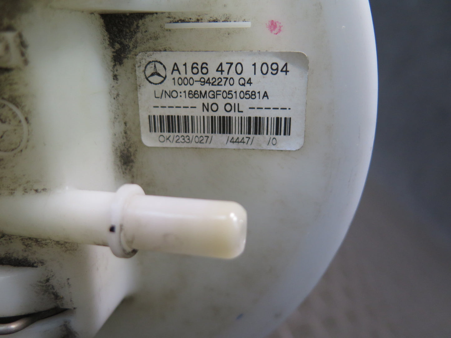 12-15 Mercedes W166 ML350 Set of 2 Fuel Pump Level Sensor Sending Unit OEM
