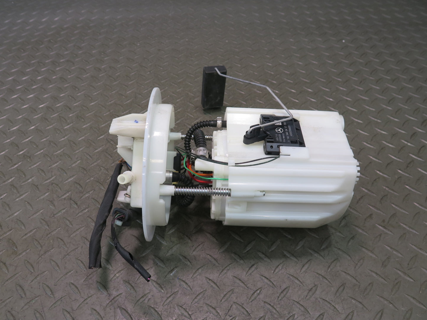 12-15 Mercedes W166 ML350 Set of 2 Fuel Pump Level Sensor Sending Unit OEM