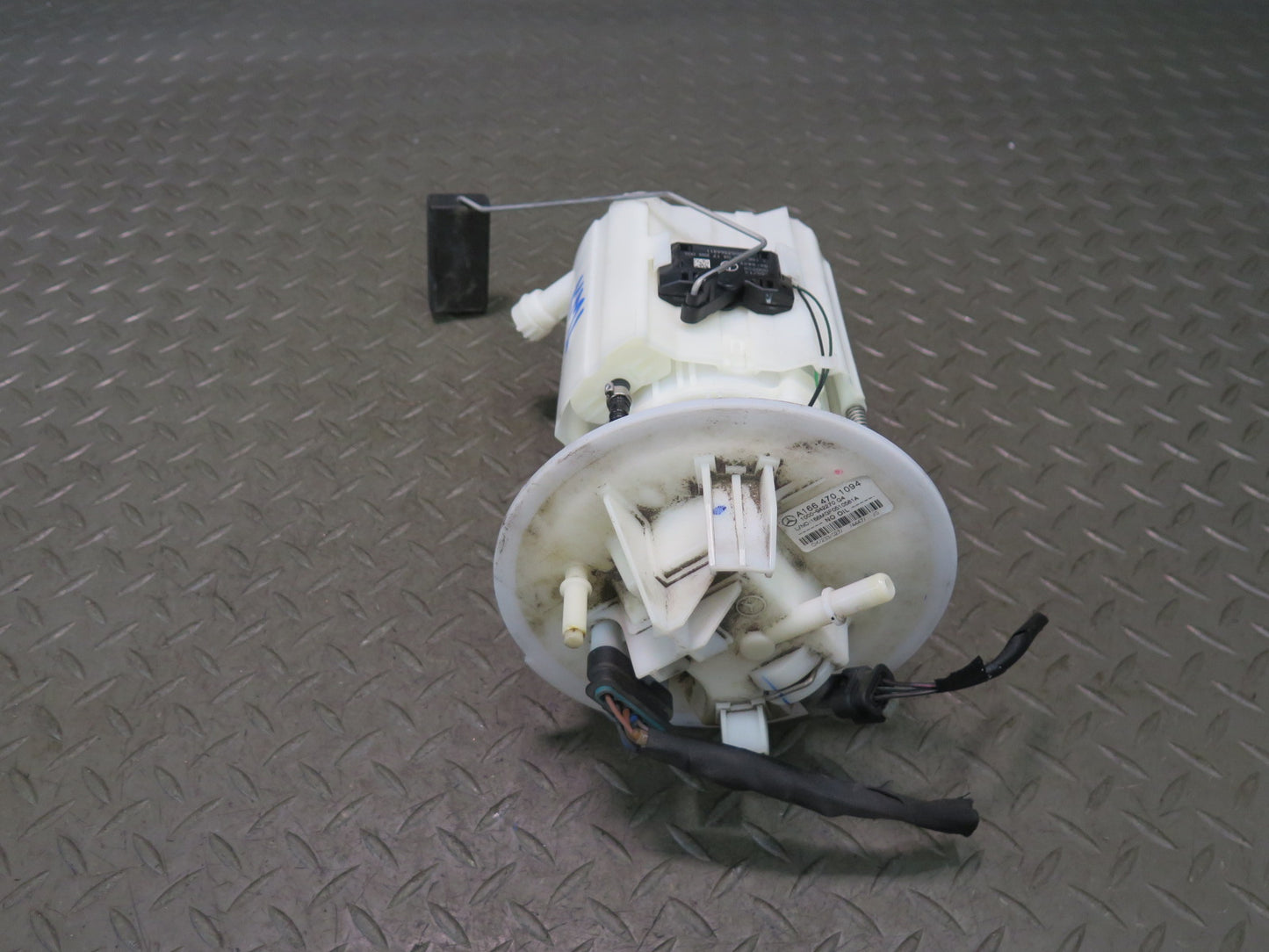12-15 Mercedes W166 ML350 Set of 2 Fuel Pump Level Sensor Sending Unit OEM