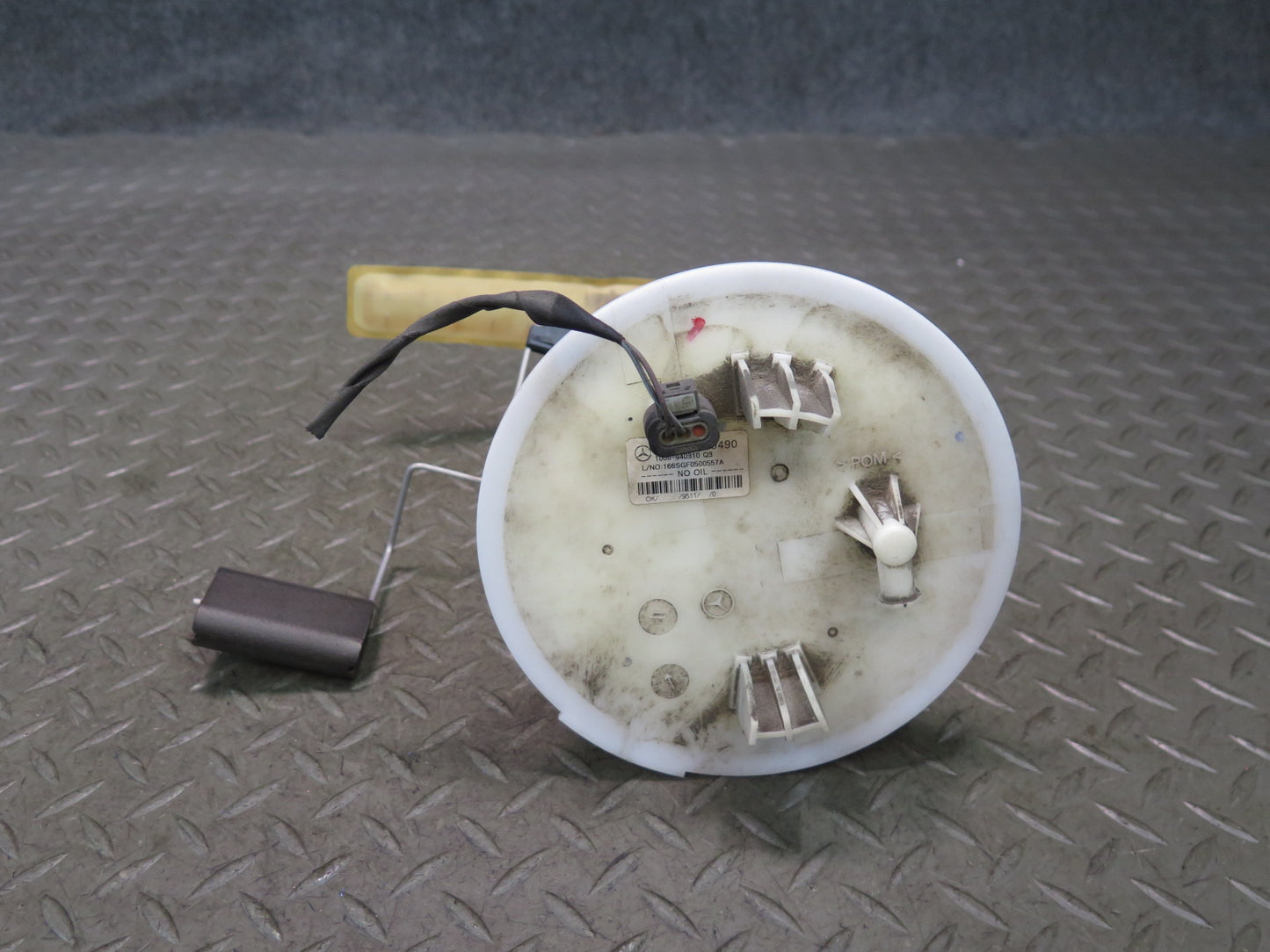 12-15 Mercedes W166 ML350 Set of 2 Fuel Pump Level Sensor Sending Unit OEM