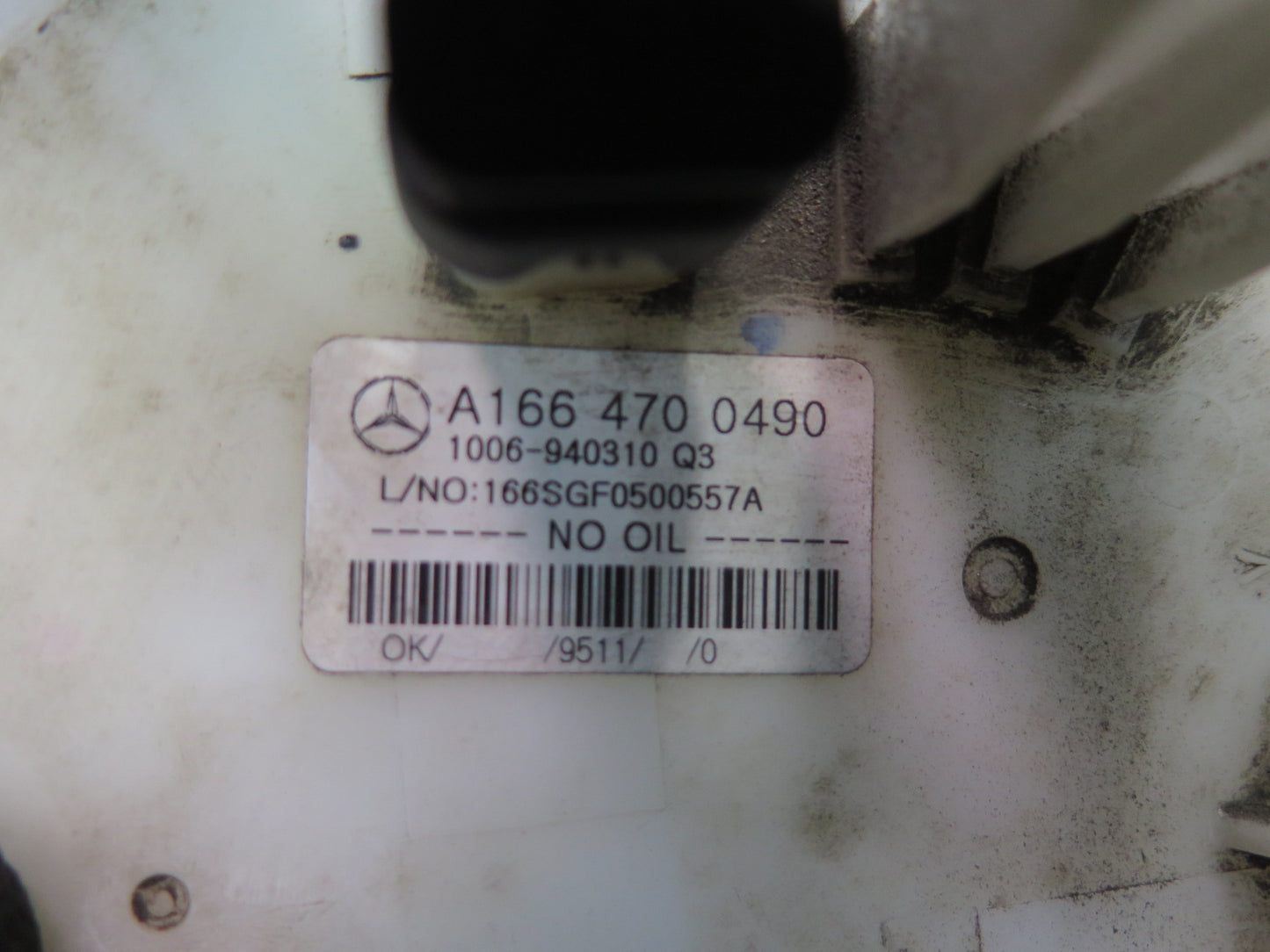 12-15 Mercedes W166 ML350 Set of 2 Fuel Pump Level Sensor Sending Unit OEM