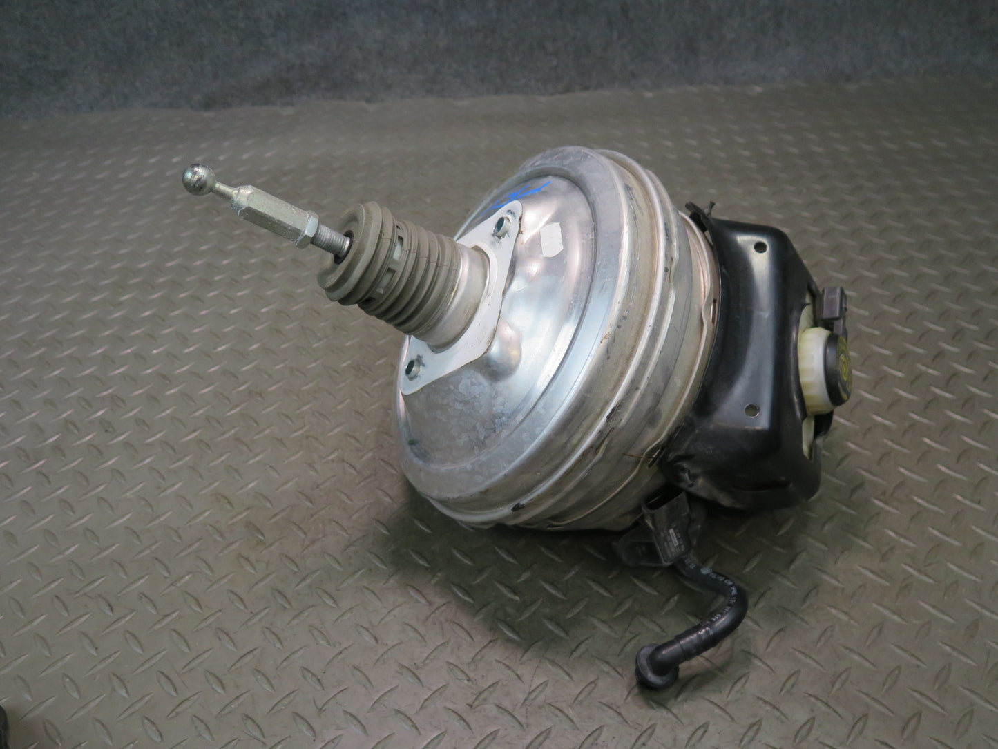 12-16 Audi A5 S5 Brake Master Cylinder Booster Fluid Reservoir 8T0612103A OEM