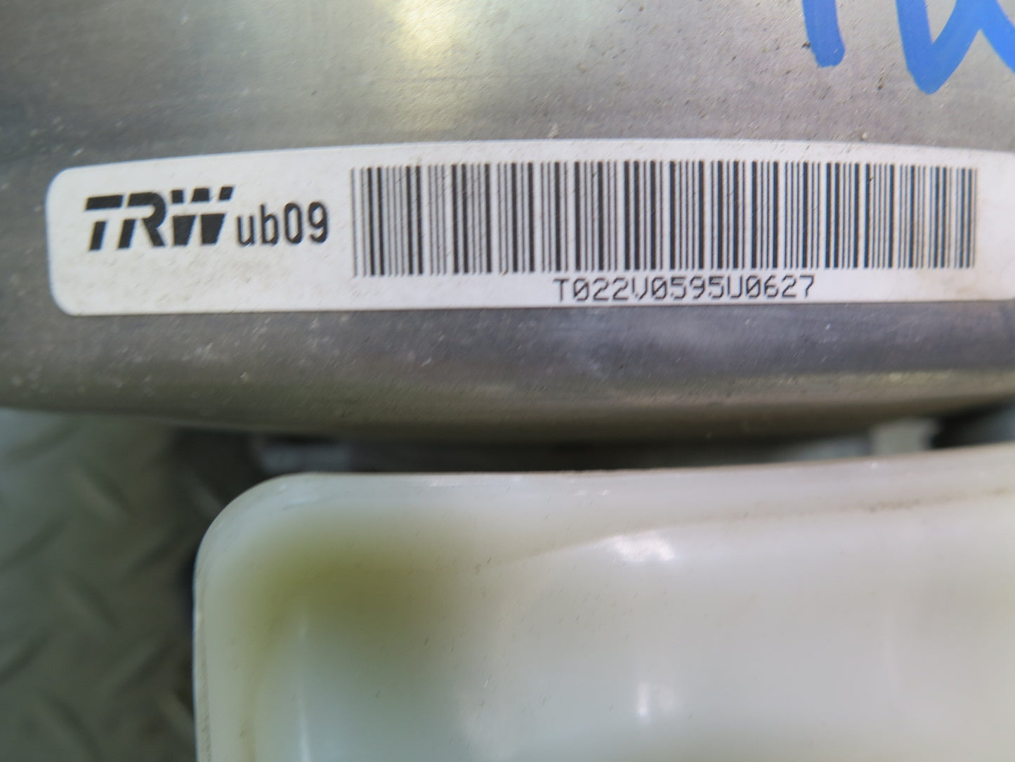 12-15 Mercedes W166 Ml-class Brake Master Cylinder Booster Fluid Reservoir OEM