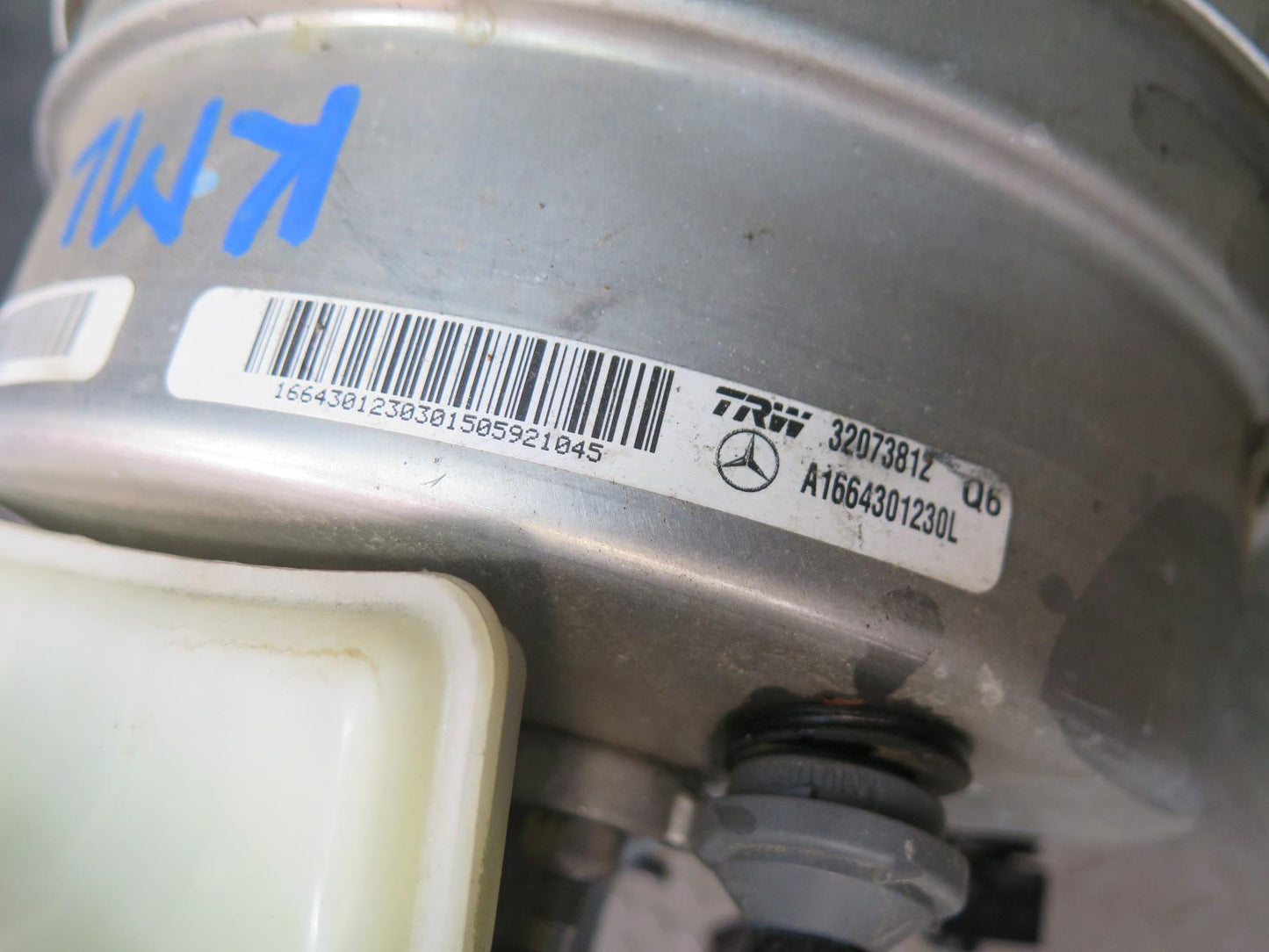 12-15 Mercedes W166 Ml-class Brake Master Cylinder Booster Fluid Reservoir OEM