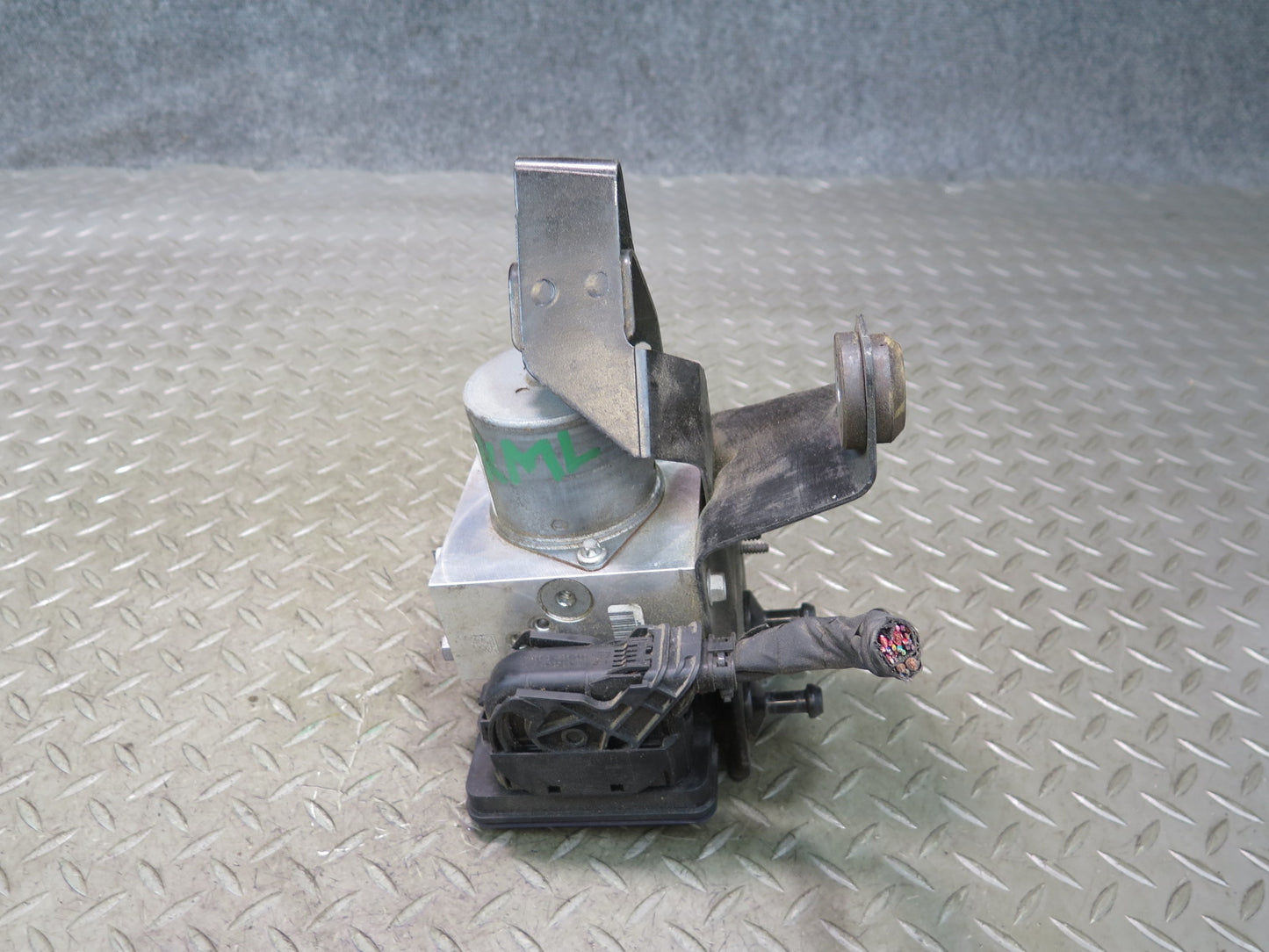 14-15 Mercedes W166 Ml-class Anti Lock Brake ABS Pump Module 1664313112 OEM