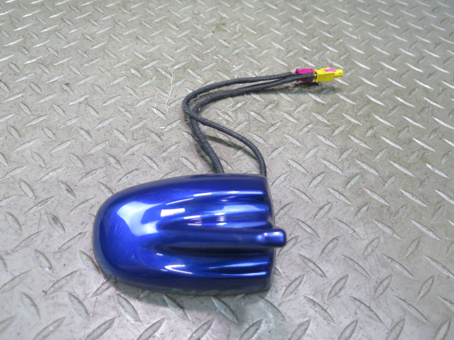2017 Maserati Ghibli M157 Roof Shark FIN Antenna w Cover 670076138